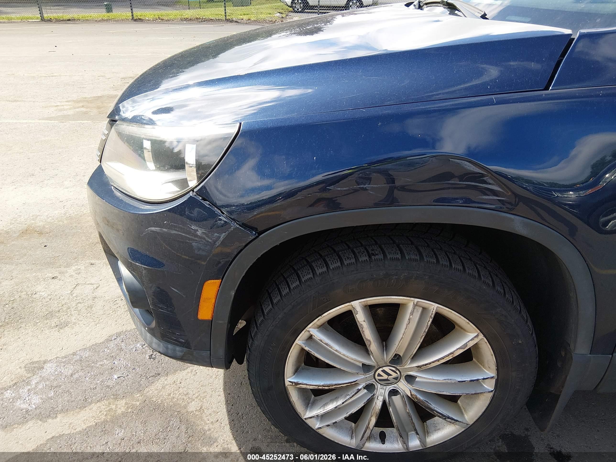 2013 Volkswagen Tiguan Se Dark Blue vin: WVGBV3AX4DW053323