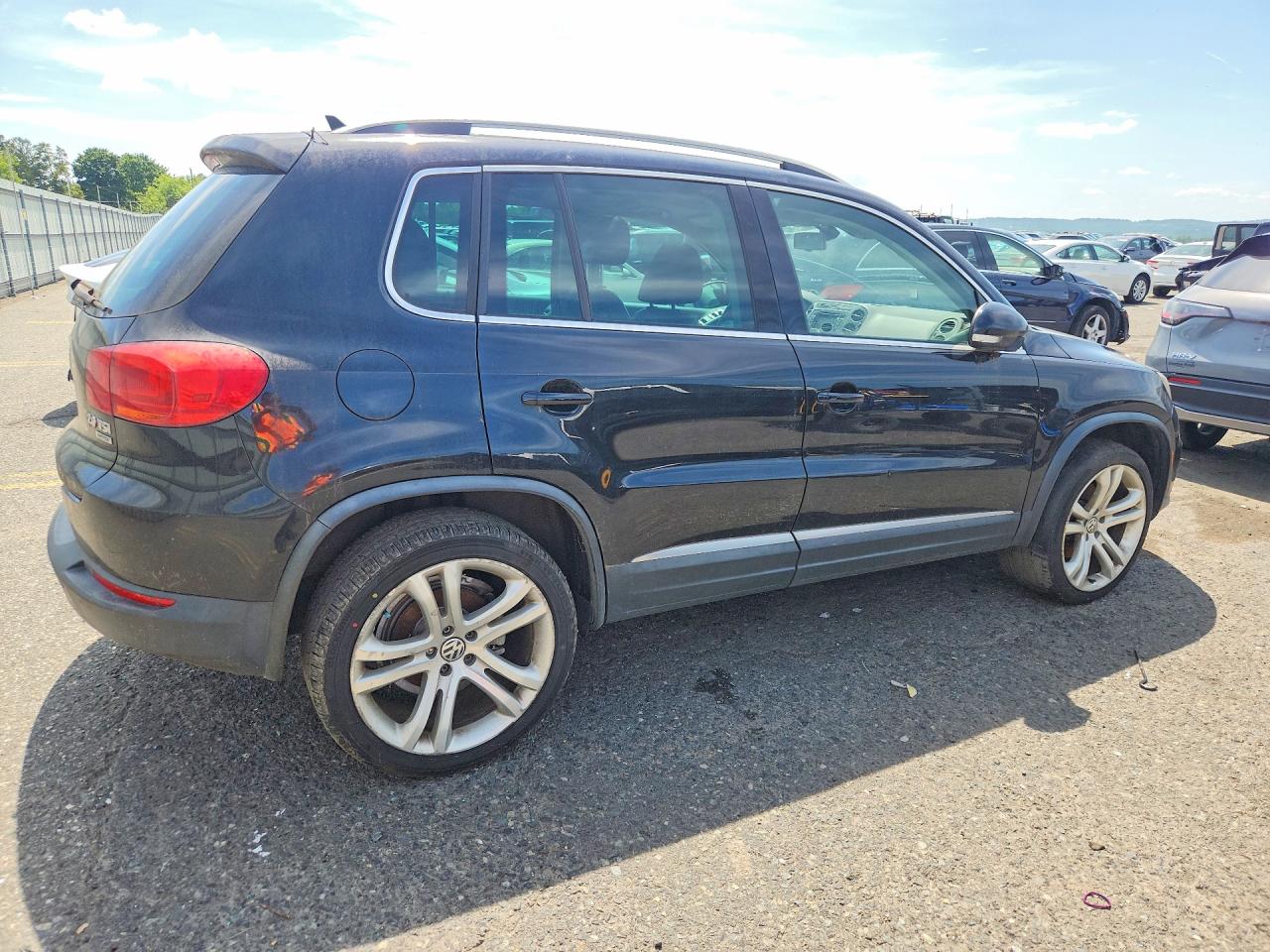 2013 Volkswagen Tiguan S Black vin: WVGBV3AX4DW092851