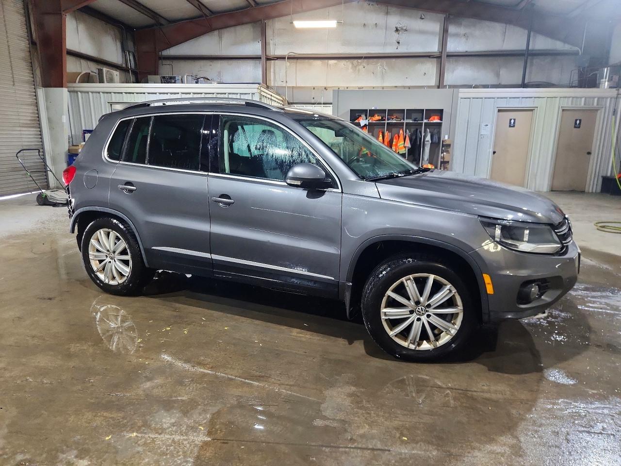 2013 Volkswagen Tiguan S Gray vin: WVGBV3AX4DW612515