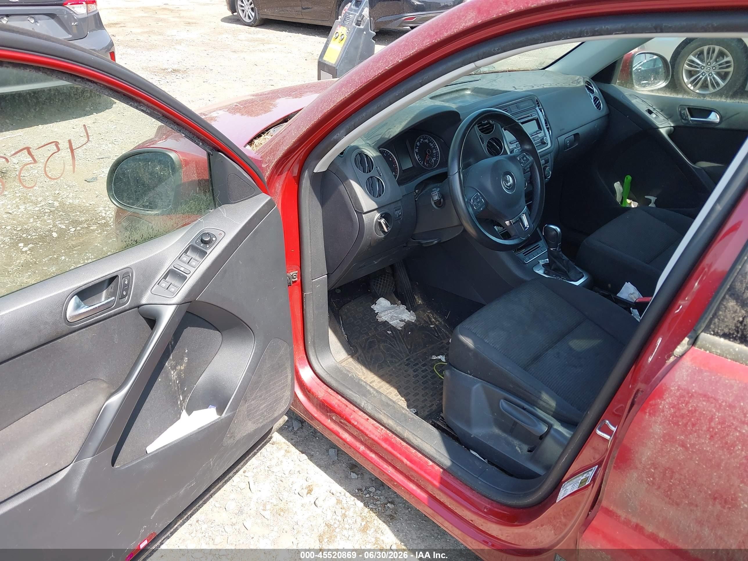 2014 Volkswagen Tiguan S Red vin: WVGBV3AX4EW027452