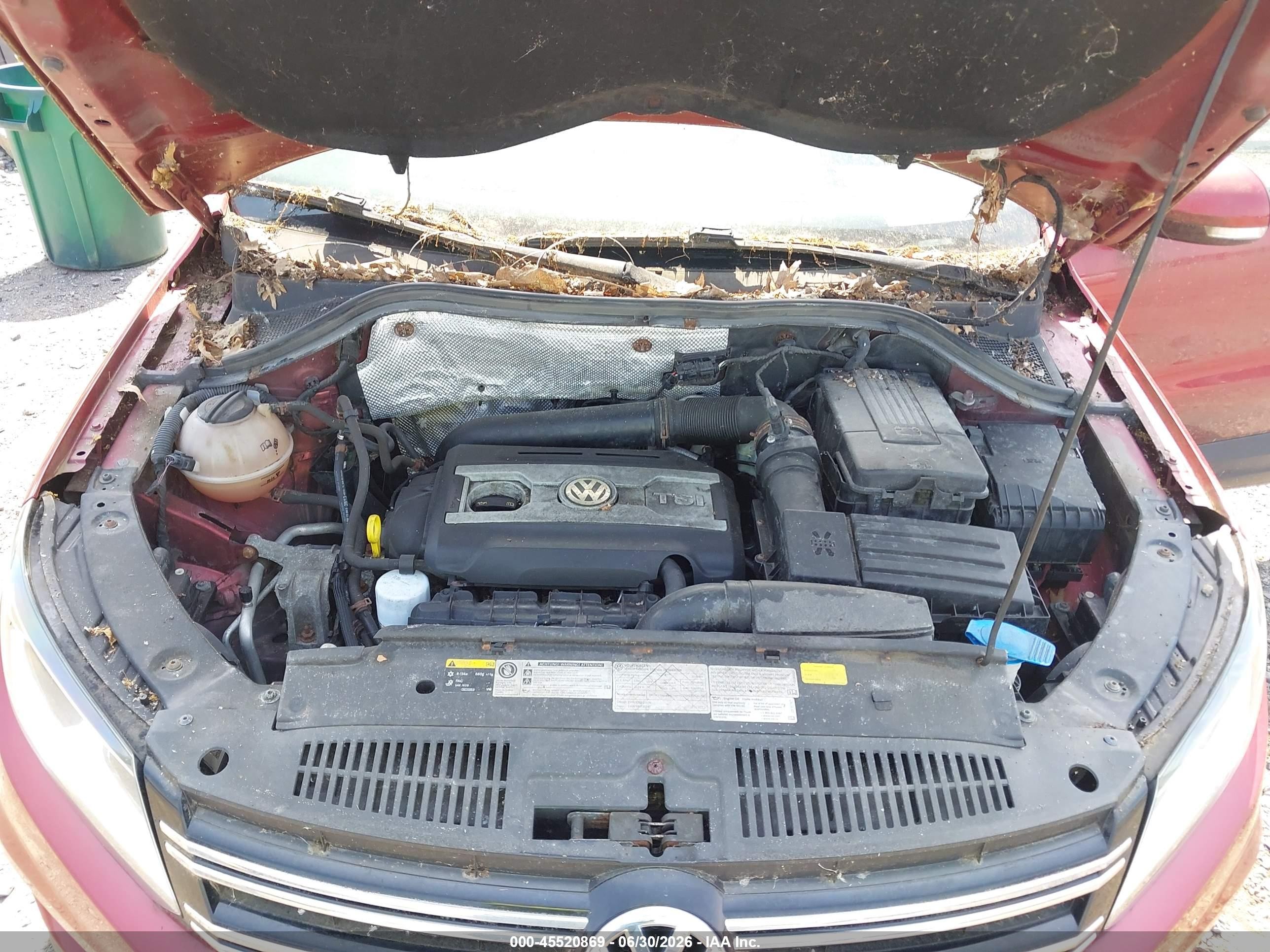 2014 Volkswagen Tiguan S Red vin: WVGBV3AX4EW027452