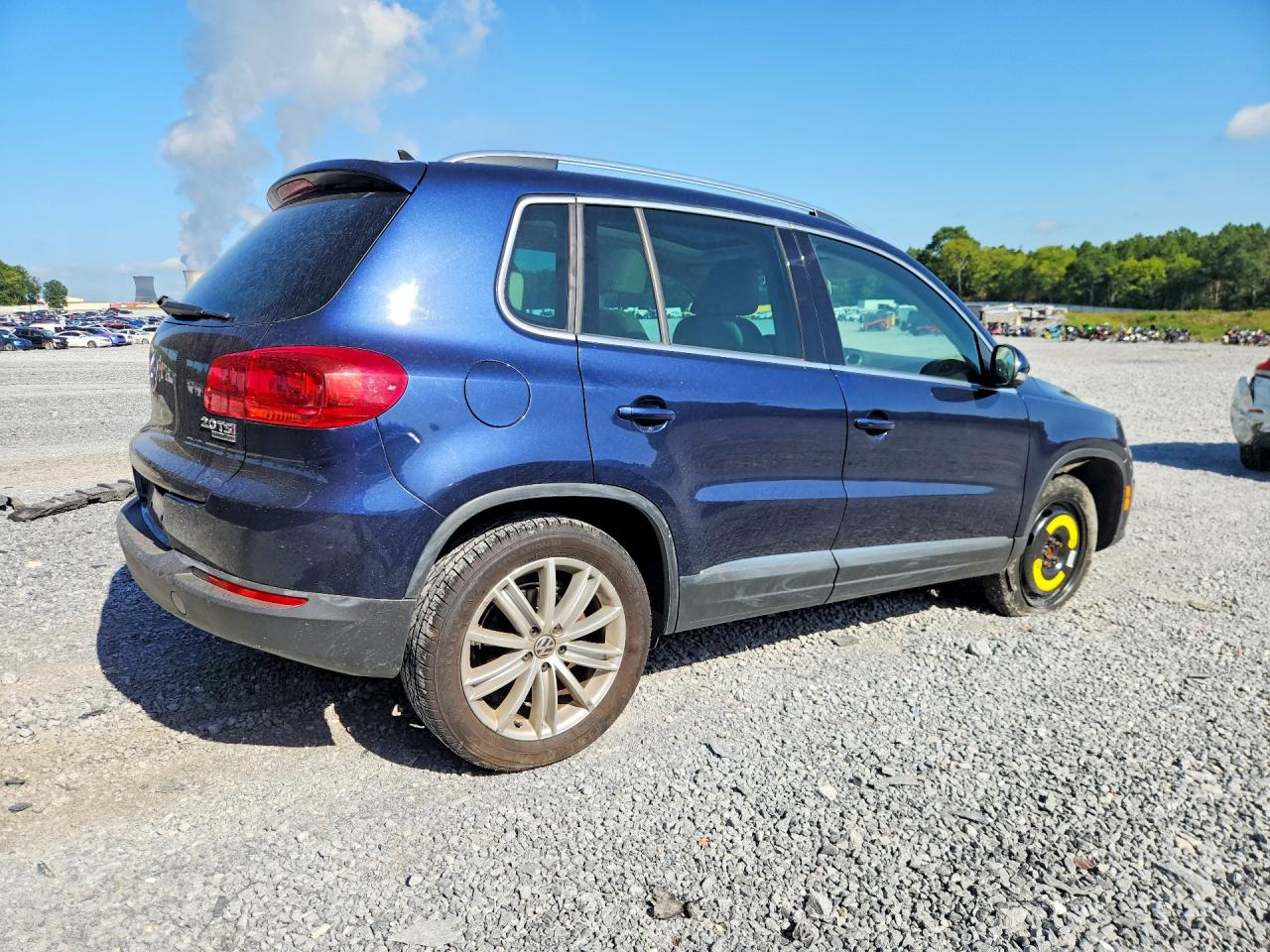 2014 Volkswagen Tiguan S Blue vin: WVGBV3AX4EW565391