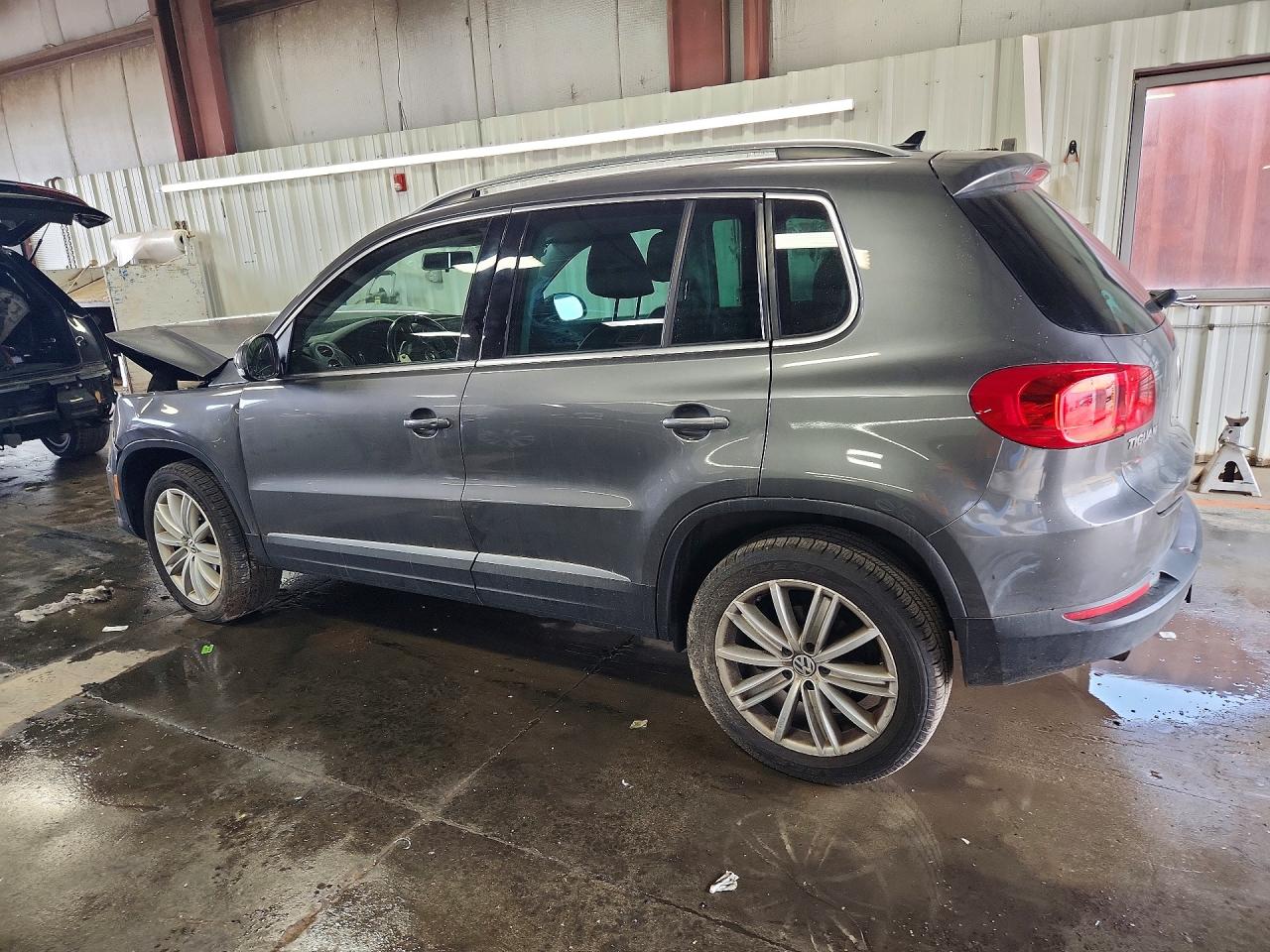 2014 Volkswagen Tiguan S Gray vin: WVGBV3AX4EW591814