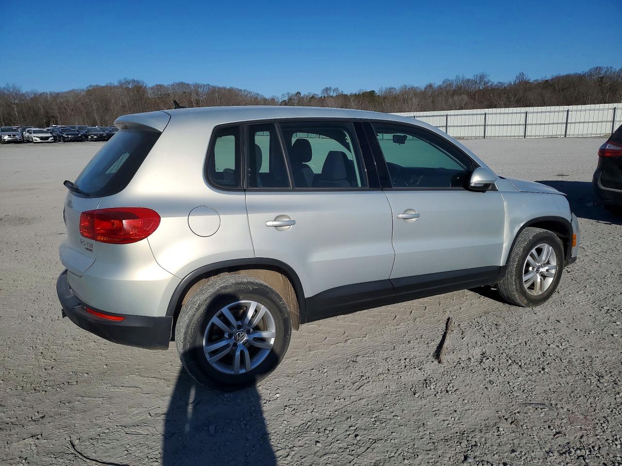 2013 Volkswagen Tiguan S Серебряный vin: WVGBV3AX5DW577175