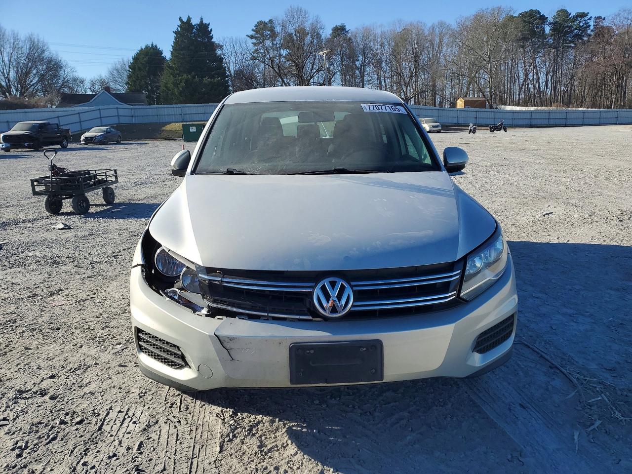 2013 Volkswagen Tiguan S Серебряный vin: WVGBV3AX5DW577175