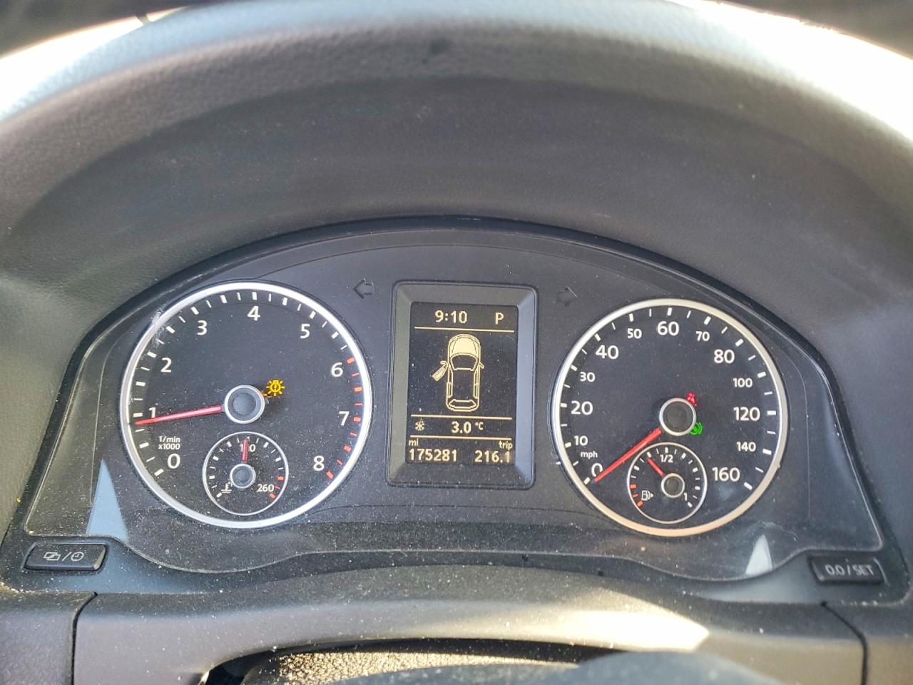 2013 Volkswagen Tiguan S Серебряный vin: WVGBV3AX5DW577175