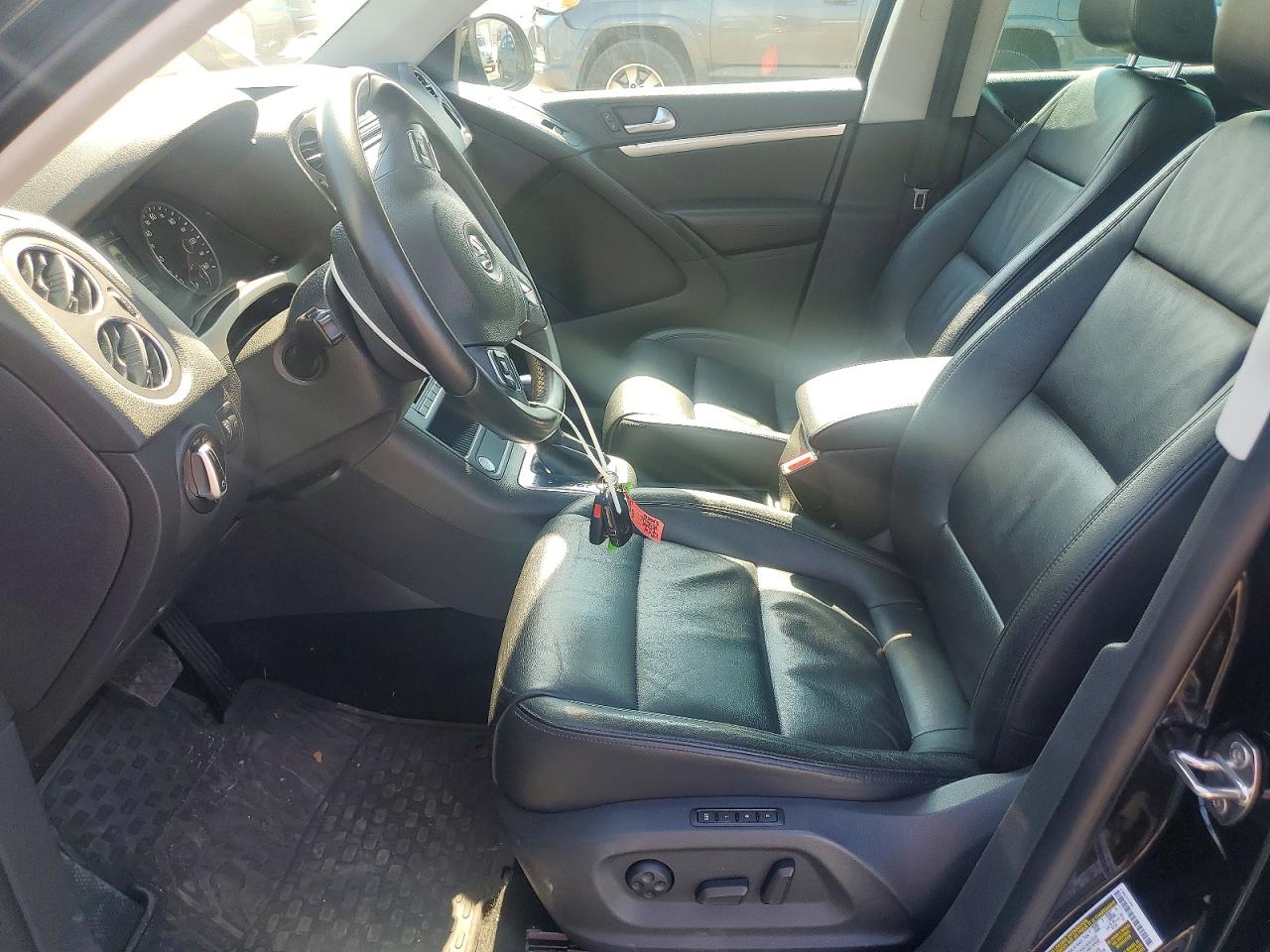 2013 Volkswagen Tiguan S Black vin: WVGBV3AX5DW577256