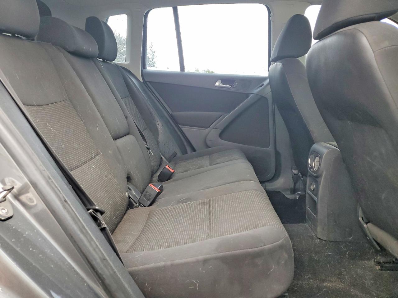 2013 Volkswagen Tiguan S Gray vin: WVGBV3AX5DW584594