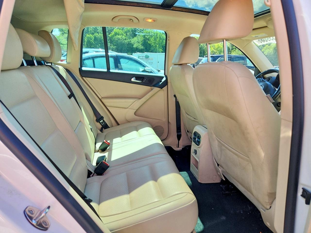 2013 Volkswagen Tiguan S White vin: WVGBV3AX5DW597183