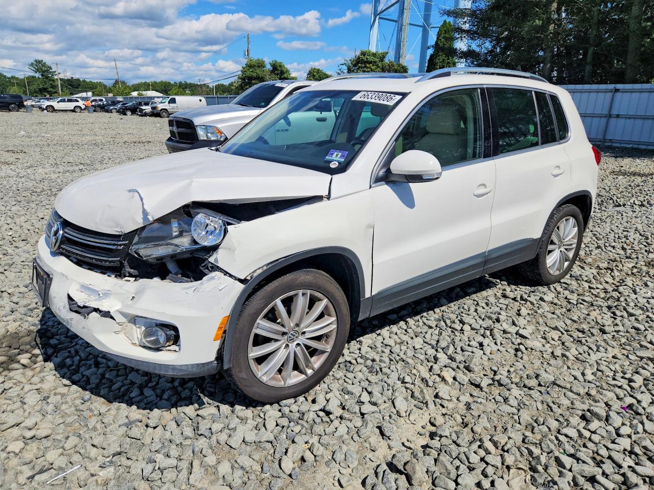 2013 Volkswagen Tiguan S White vin: WVGBV3AX5DW597183