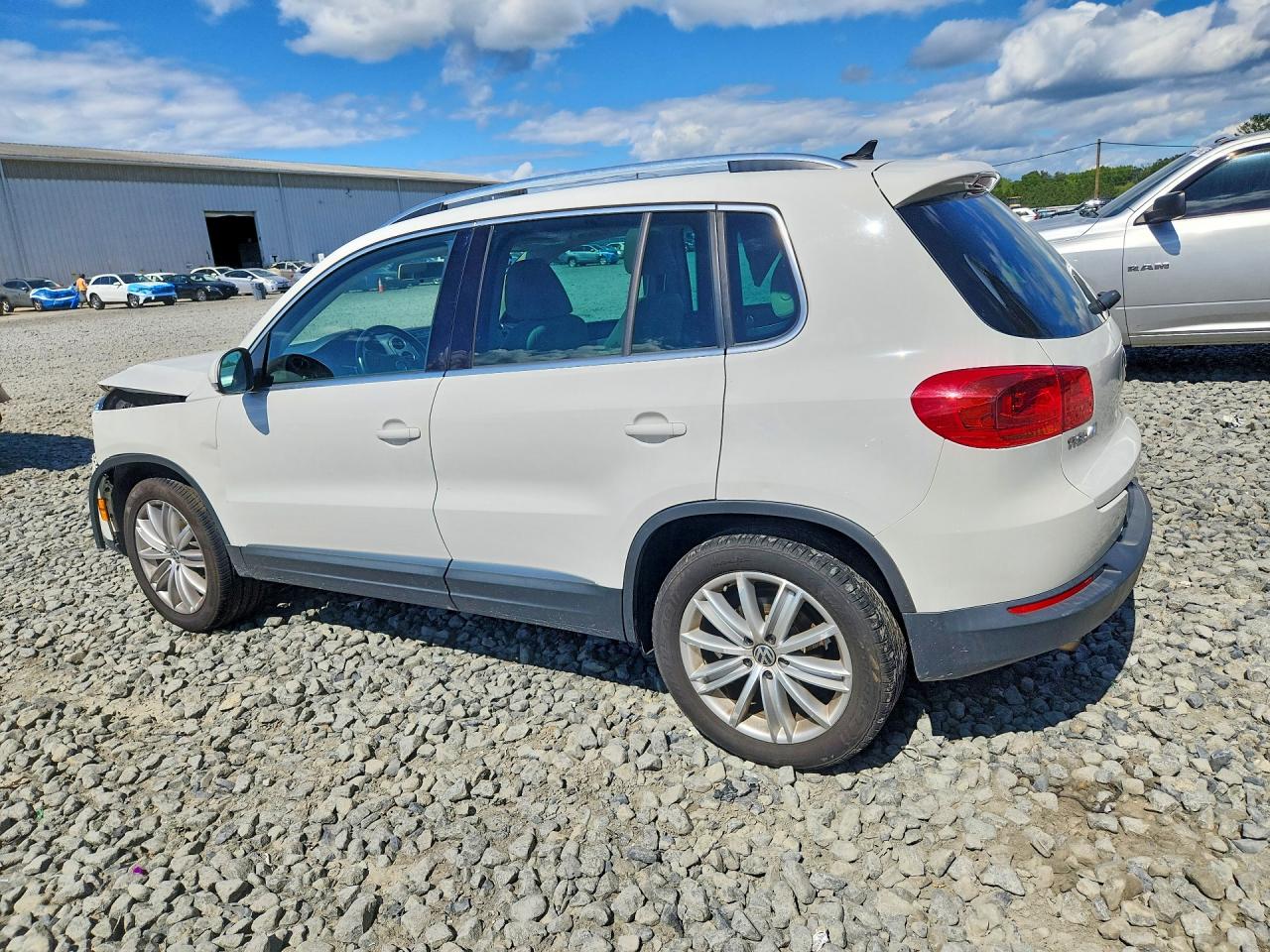 2013 Volkswagen Tiguan S White vin: WVGBV3AX5DW597183