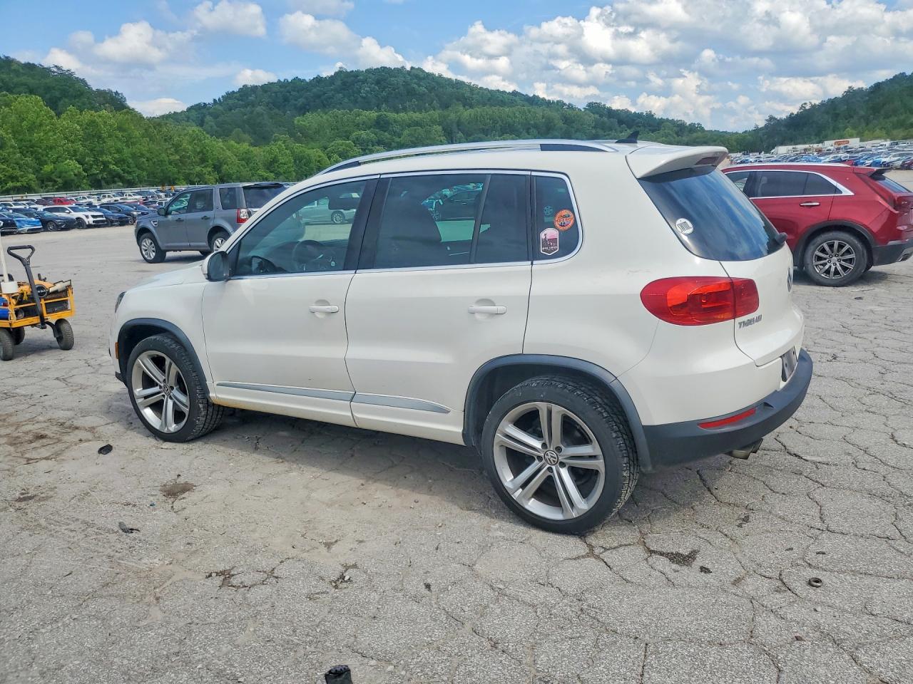 2014 Volkswagen Tiguan S Белый vin: WVGBV3AX5EW026066