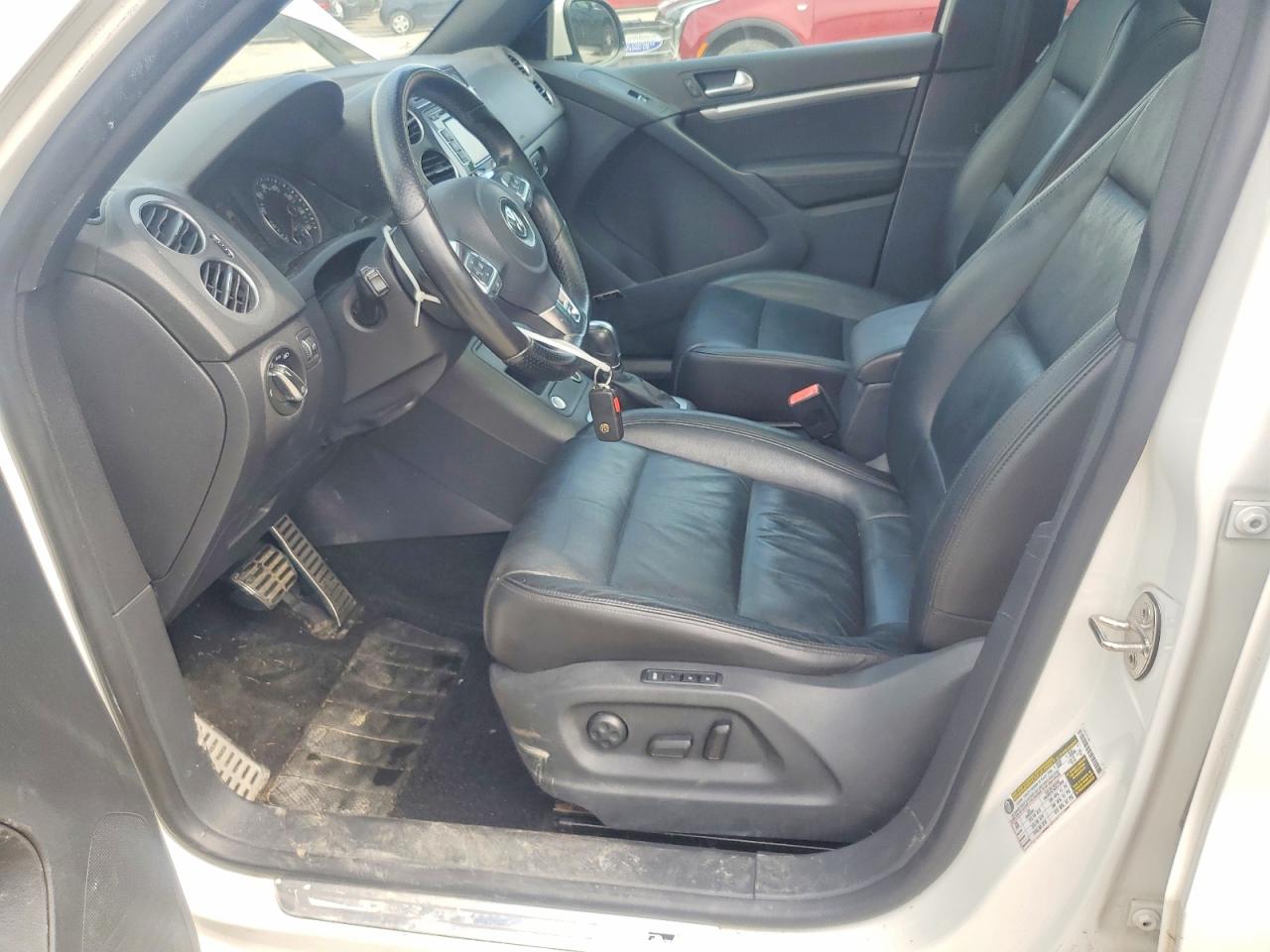 2014 Volkswagen Tiguan S Белый vin: WVGBV3AX5EW026066