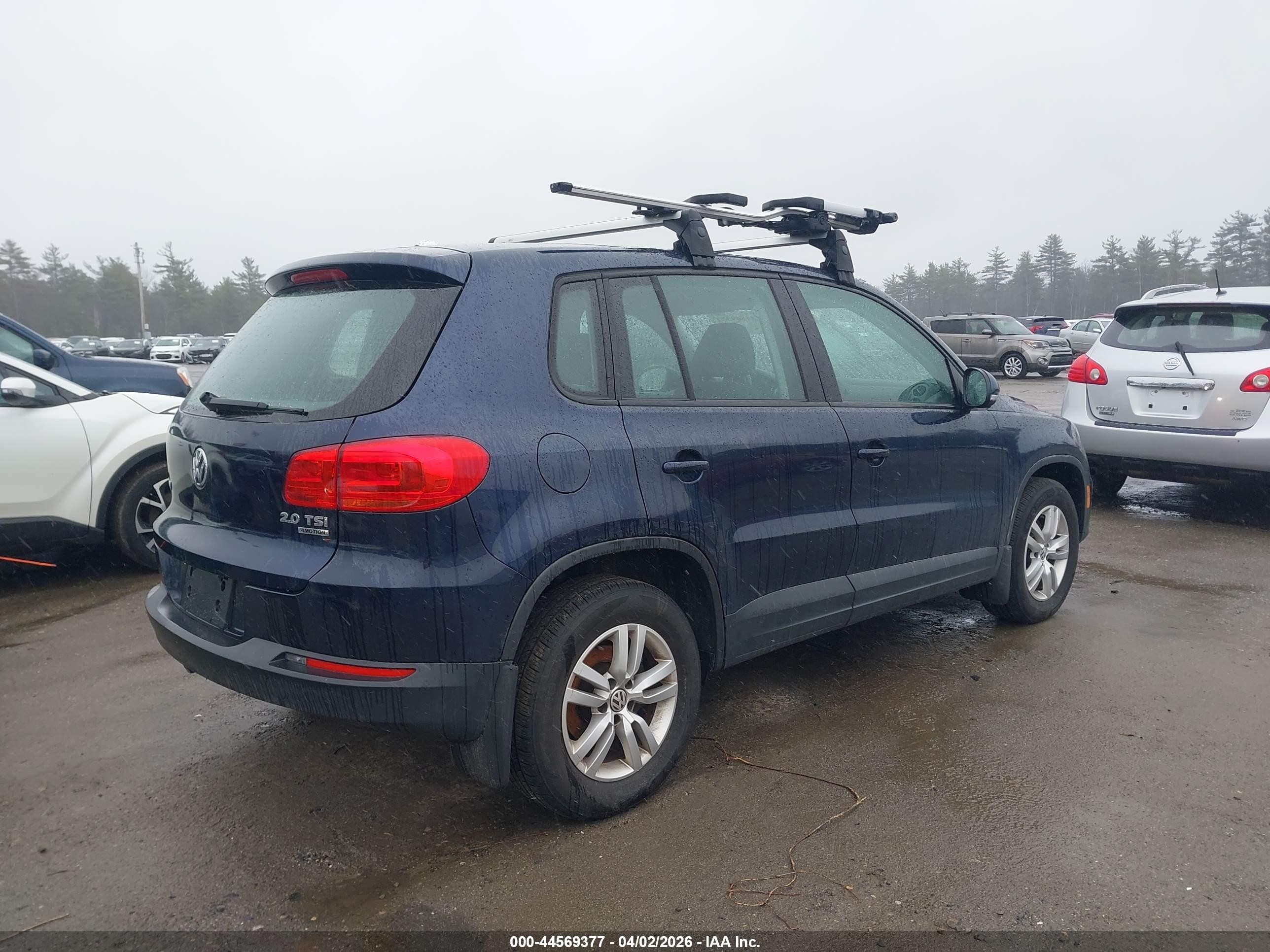 2014 Volkswagen Tiguan S Blue vin: WVGBV3AX5EW516801