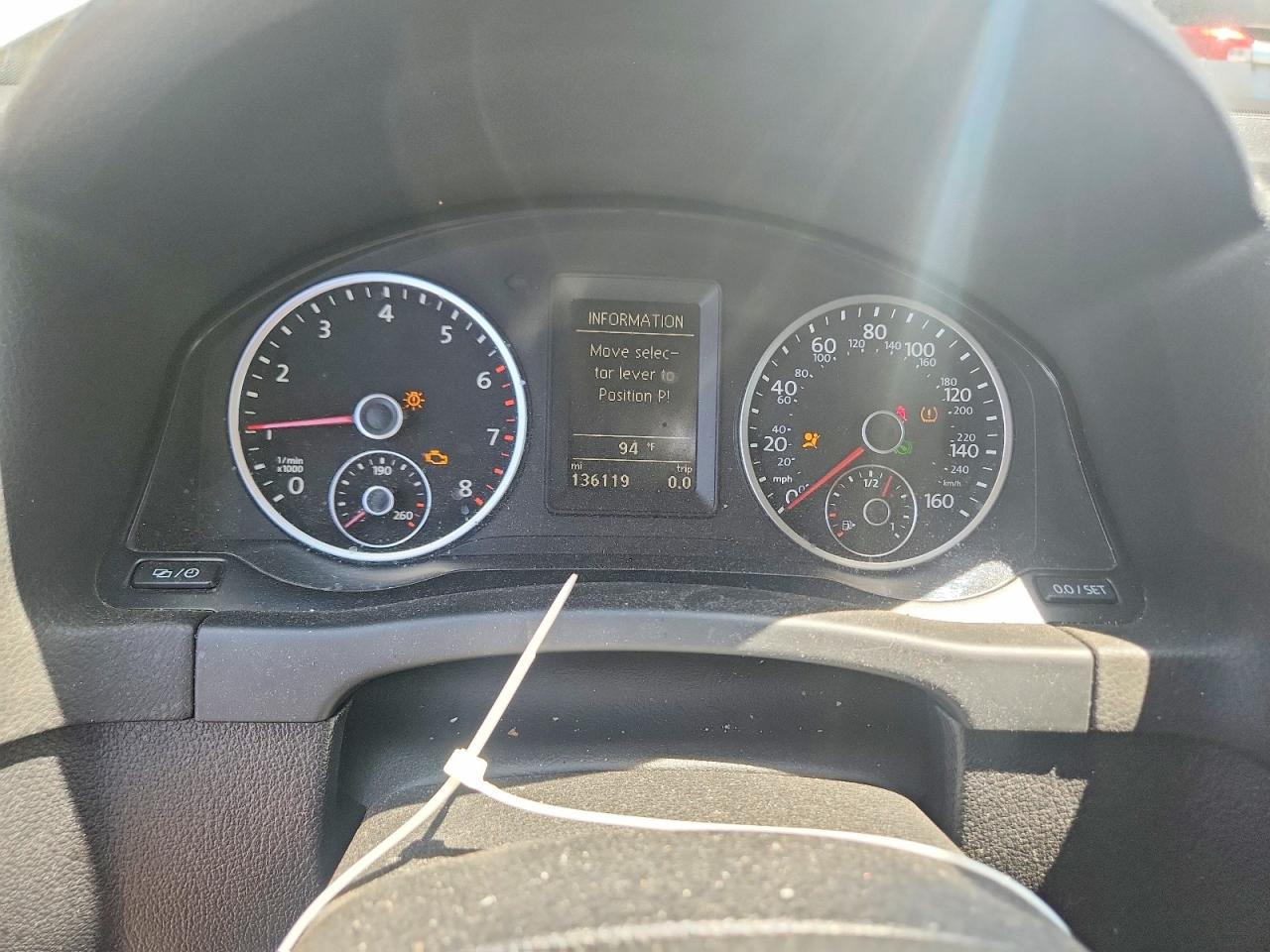 2014 Volkswagen Tiguan S Белый vin: WVGBV3AX5EW526812