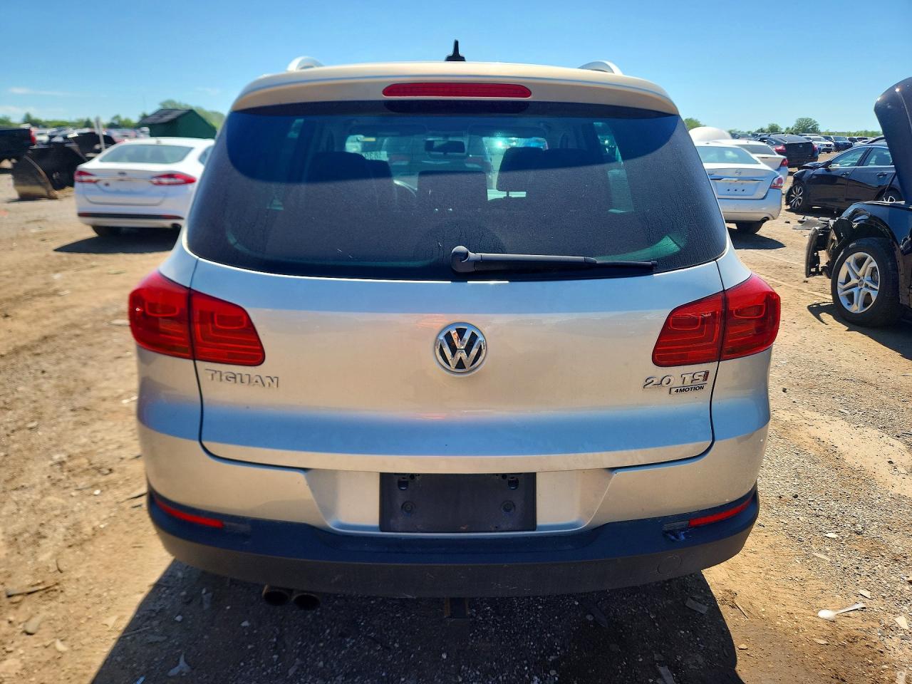 2014 Volkswagen Tiguan S Silver vin: WVGBV3AX5EW619135