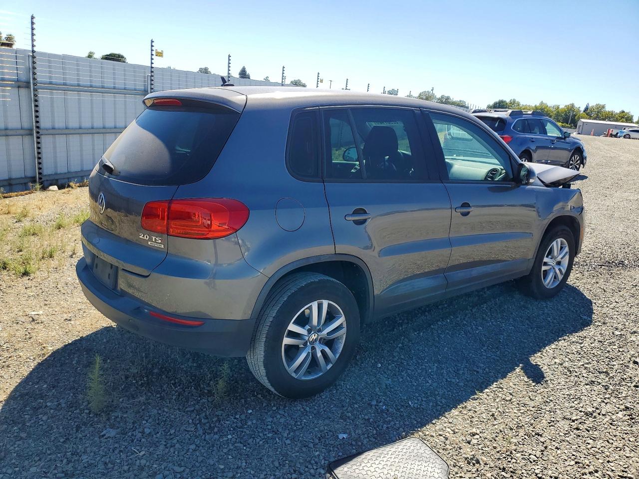 2014 Volkswagen Tiguan S Gray vin: WVGBV3AX5EW621354