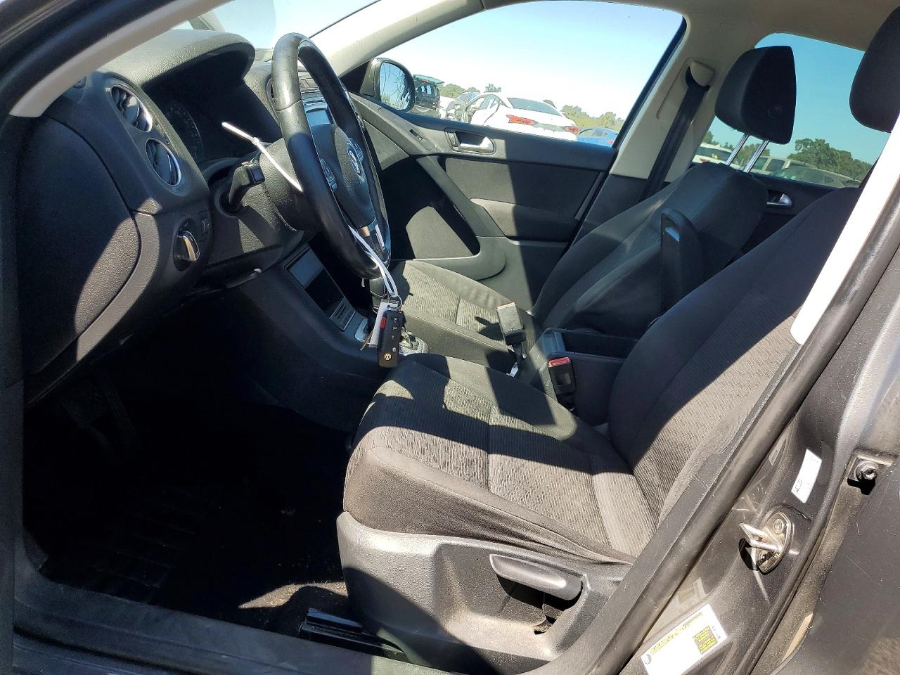 2014 Volkswagen Tiguan S Gray vin: WVGBV3AX5EW621354