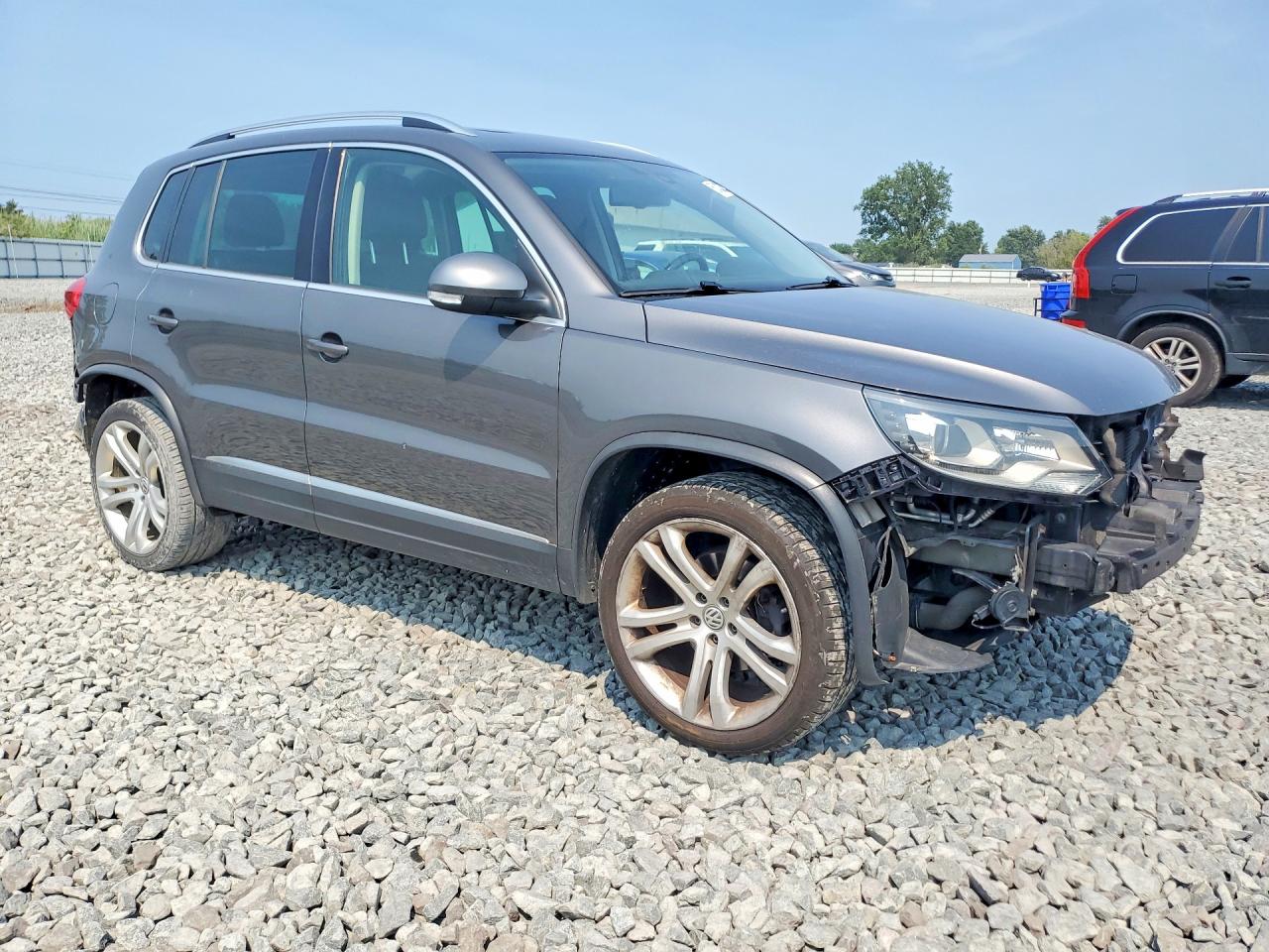 2013 Volkswagen Tiguan S Gray vin: WVGBV3AX6DW587410
