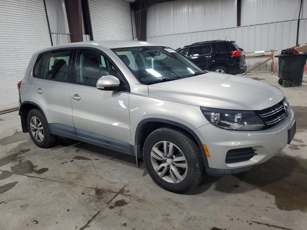 2013 Volkswagen Tiguan S Silver vin: WVGBV3AX6DW599816
