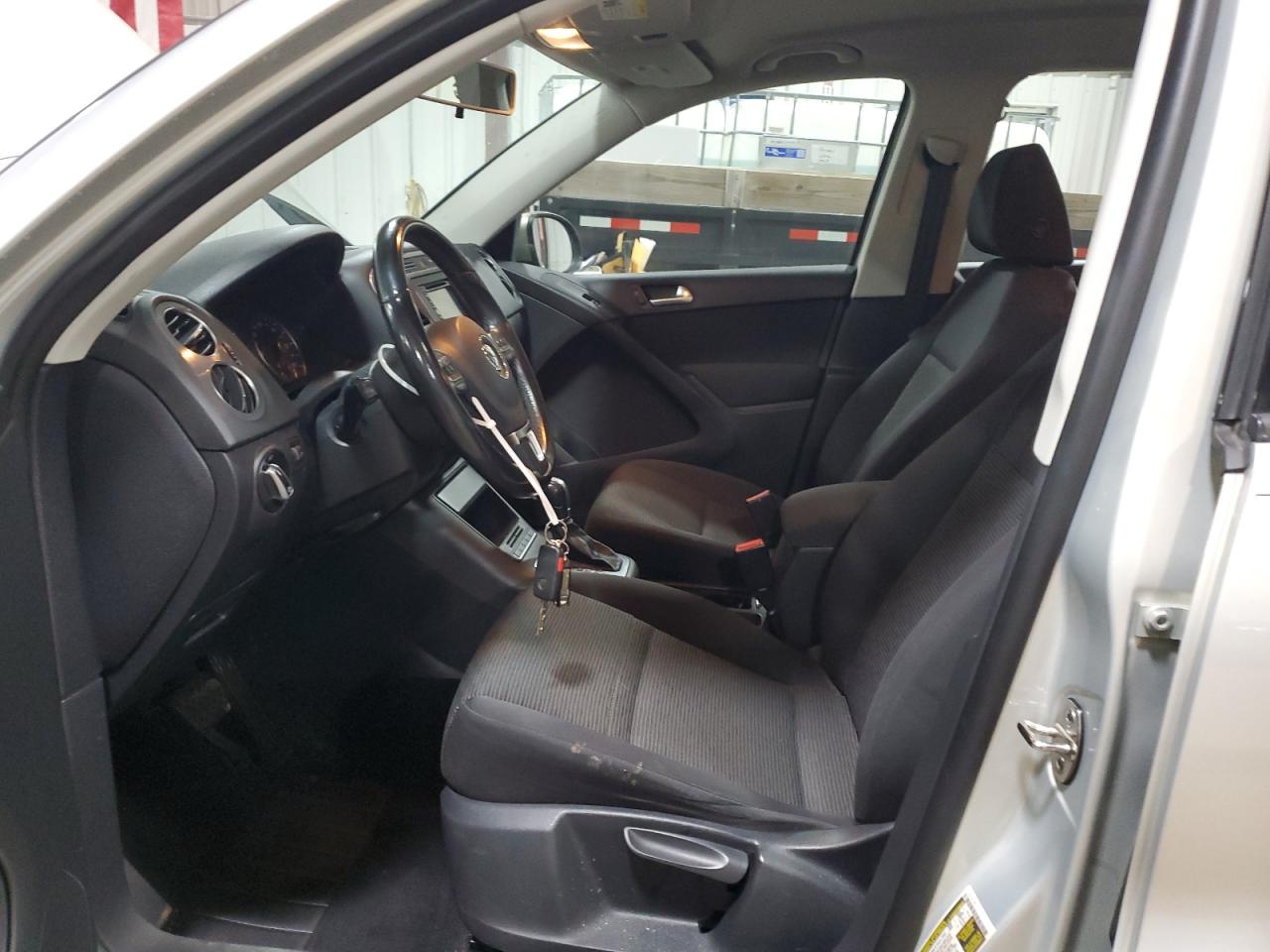2013 Volkswagen Tiguan S Silver vin: WVGBV3AX6DW599816