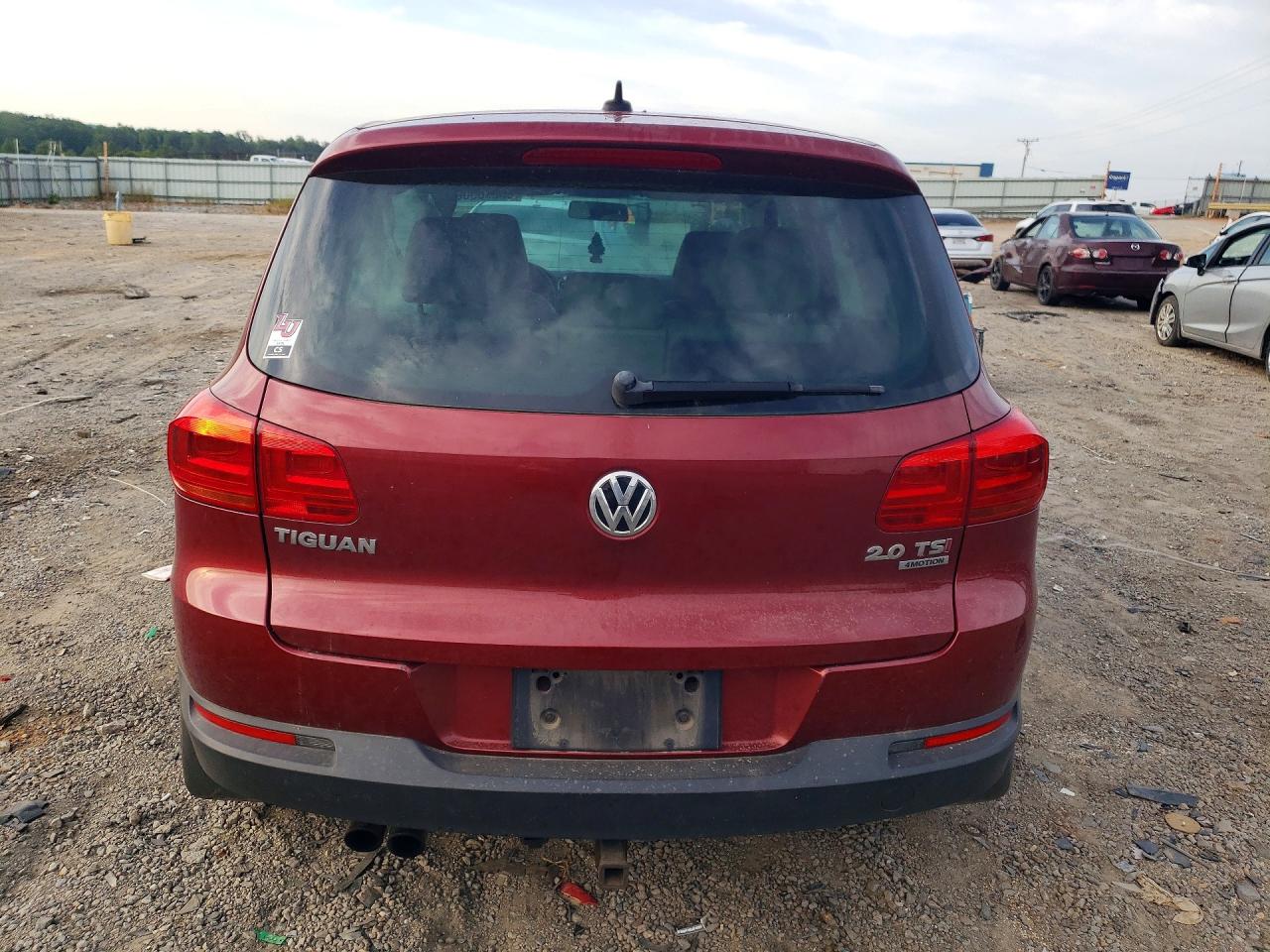 2014 Volkswagen Tiguan S Красный vin: WVGBV3AX6EW045984