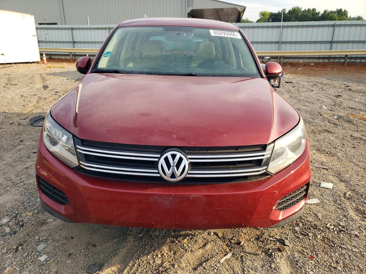2014 Volkswagen Tiguan S Красный vin: WVGBV3AX6EW045984