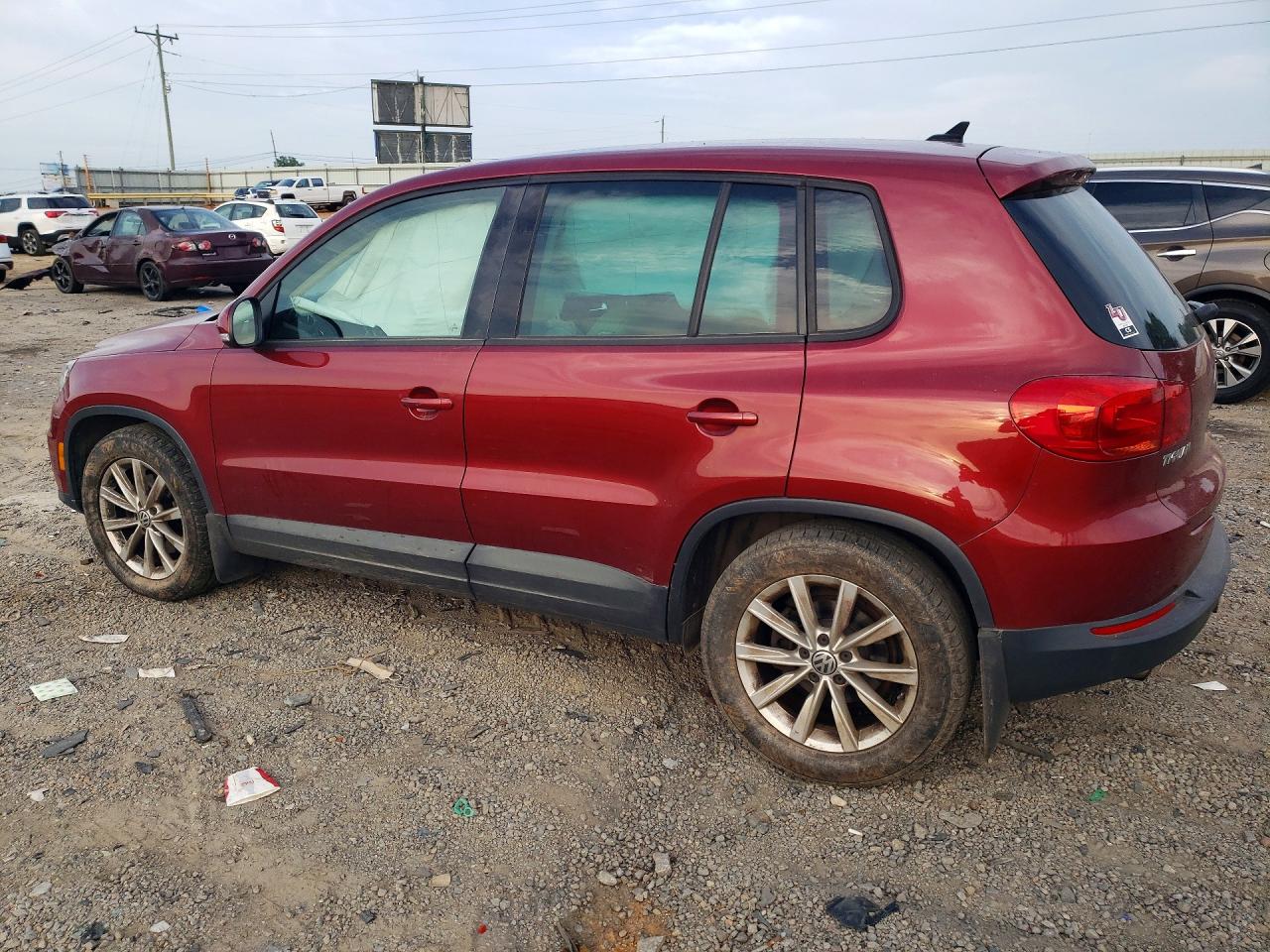 2014 Volkswagen Tiguan S Красный vin: WVGBV3AX6EW045984