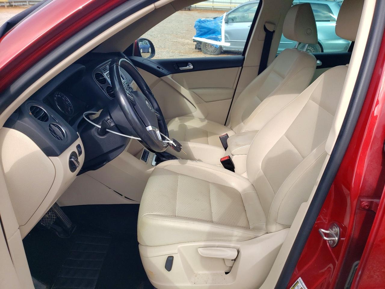 2014 Volkswagen Tiguan S Red vin: WVGBV3AX6EW066074