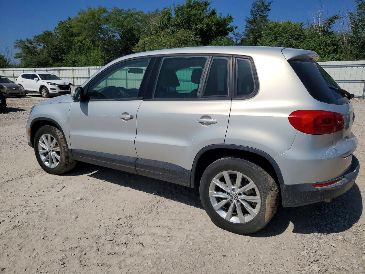 2014 Volkswagen Tiguan S Two Tone vin: WVGBV3AX6EW543750