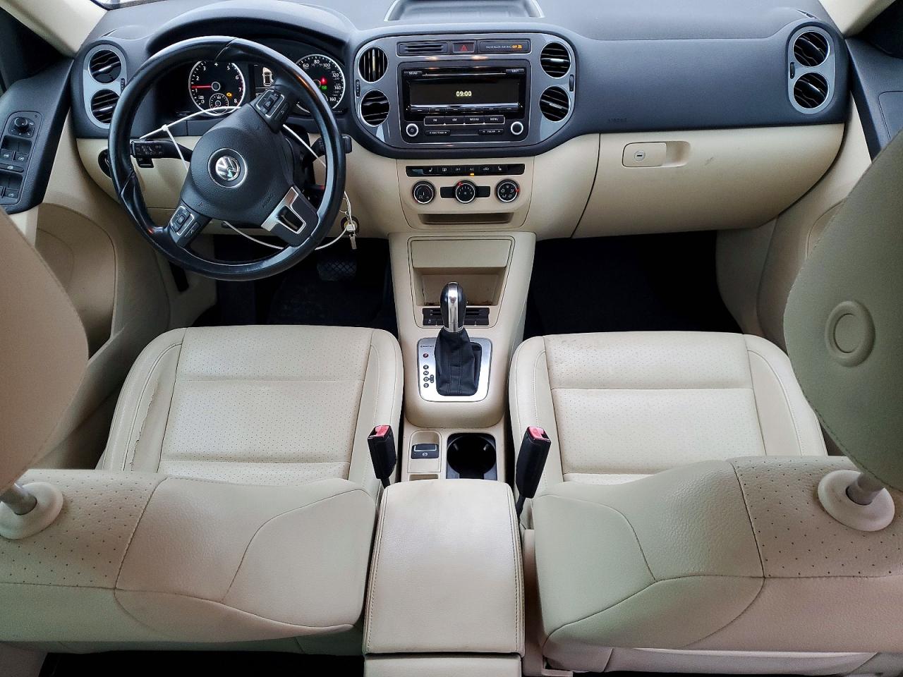 2014 Volkswagen Tiguan S Two Tone vin: WVGBV3AX6EW543750