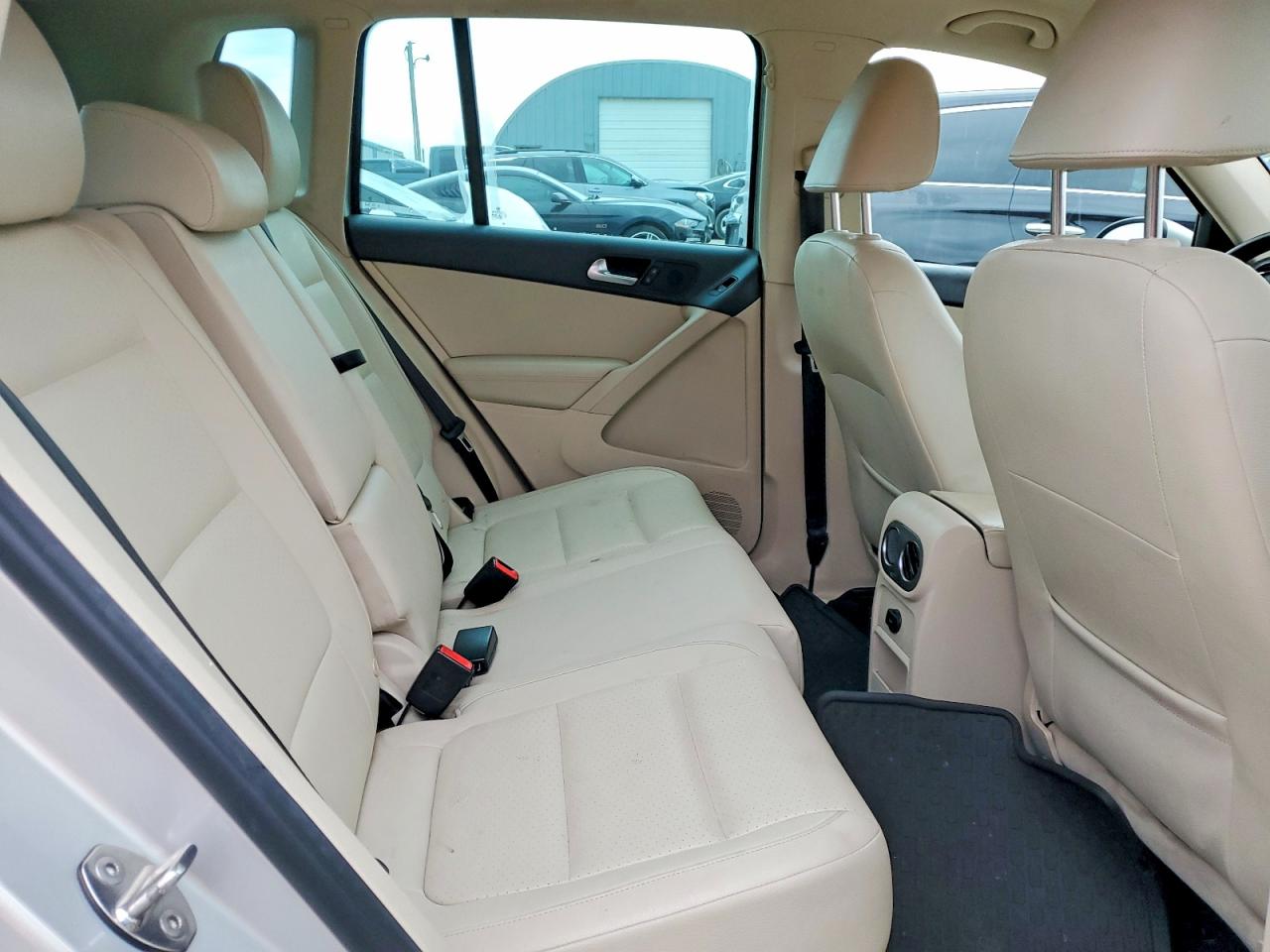 2014 Volkswagen Tiguan S Two Tone vin: WVGBV3AX6EW543750