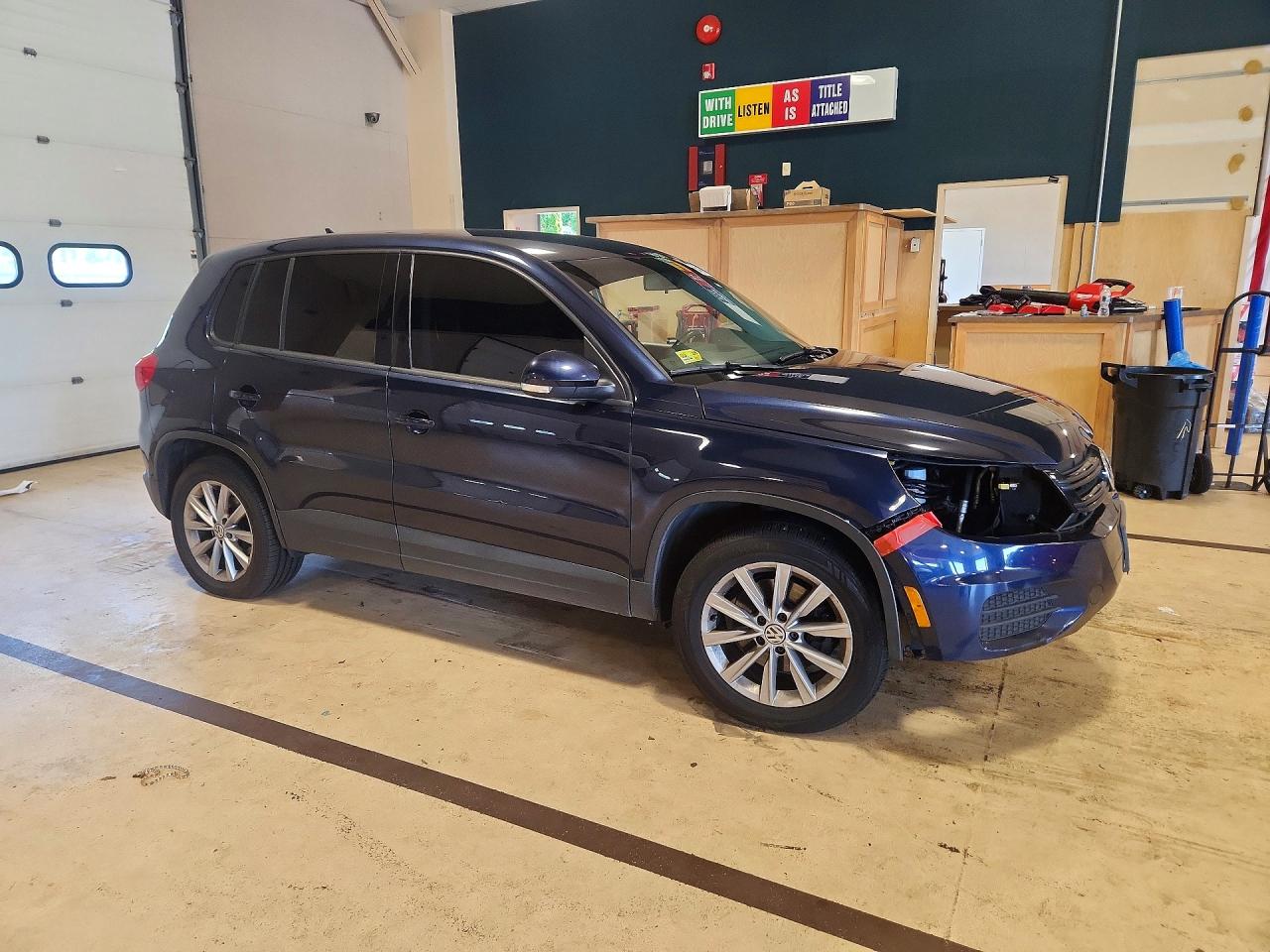 2014 Volkswagen Tiguan S Blue vin: WVGBV3AX6EW555476