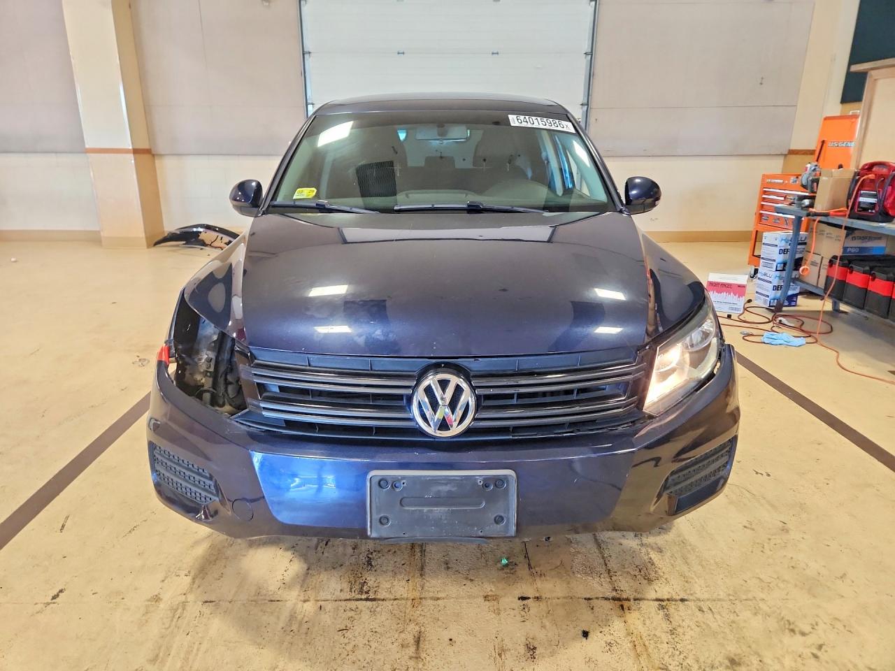 2014 Volkswagen Tiguan S Blue vin: WVGBV3AX6EW555476