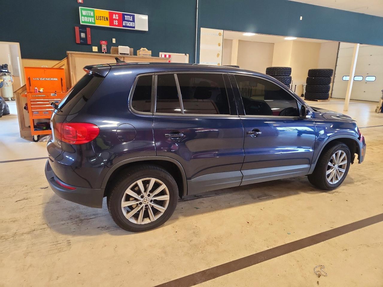 2014 Volkswagen Tiguan S Blue vin: WVGBV3AX6EW555476