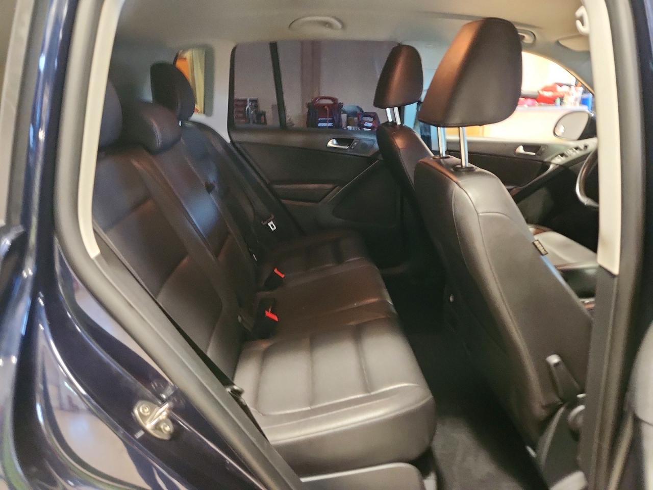 2014 Volkswagen Tiguan S Blue vin: WVGBV3AX6EW555476