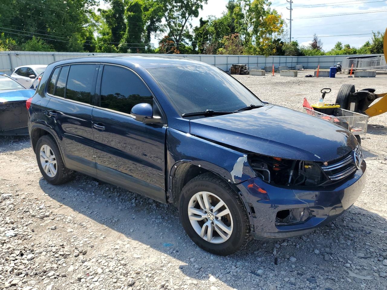 2013 Volkswagen Tiguan S Blue vin: WVGBV3AX7DW569353