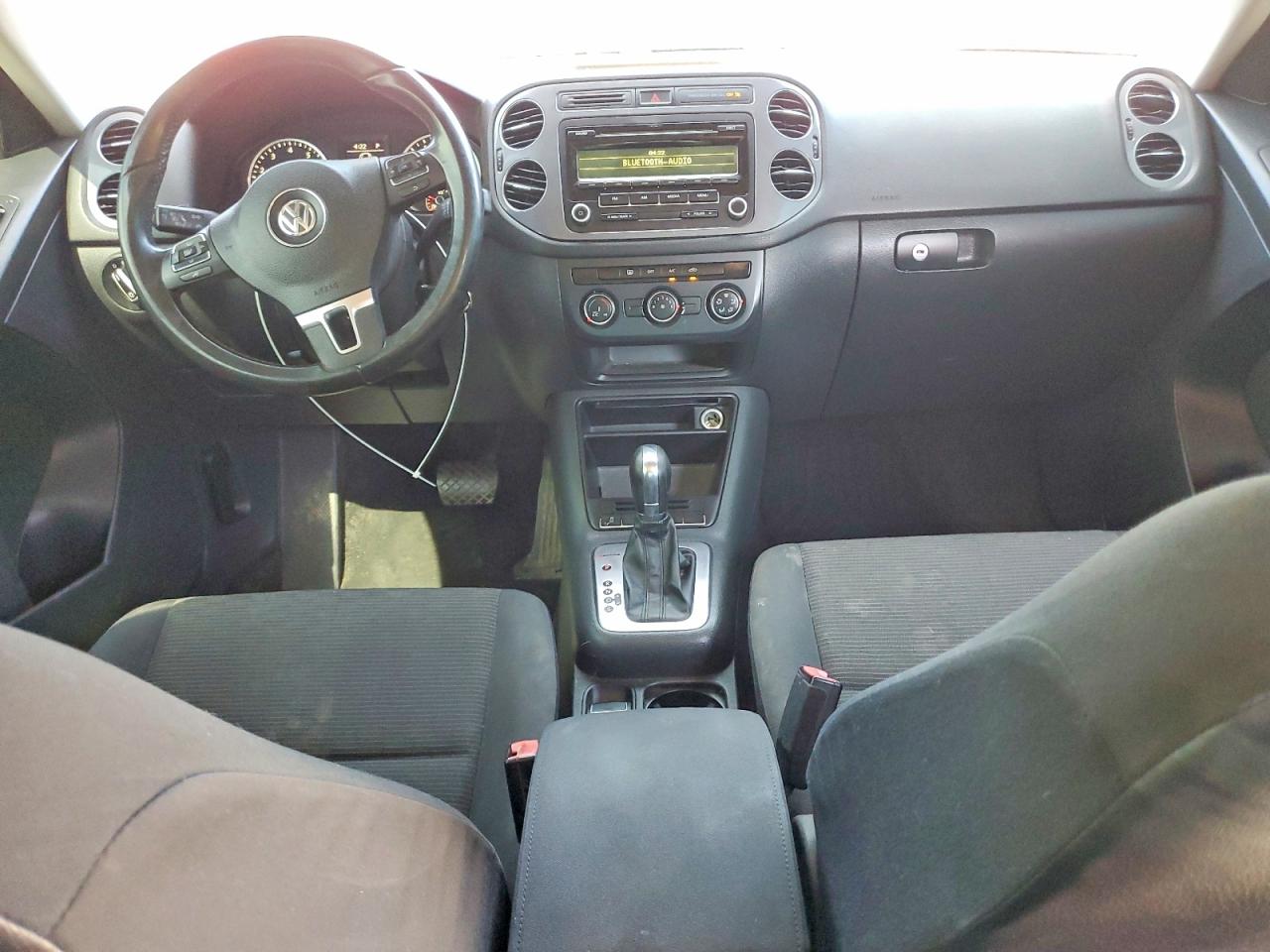 2013 Volkswagen Tiguan S Blue vin: WVGBV3AX7DW569353