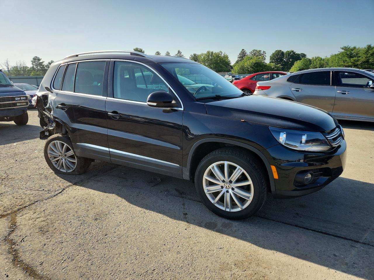 2013 Volkswagen Tiguan S Black vin: WVGBV3AX7DW596696