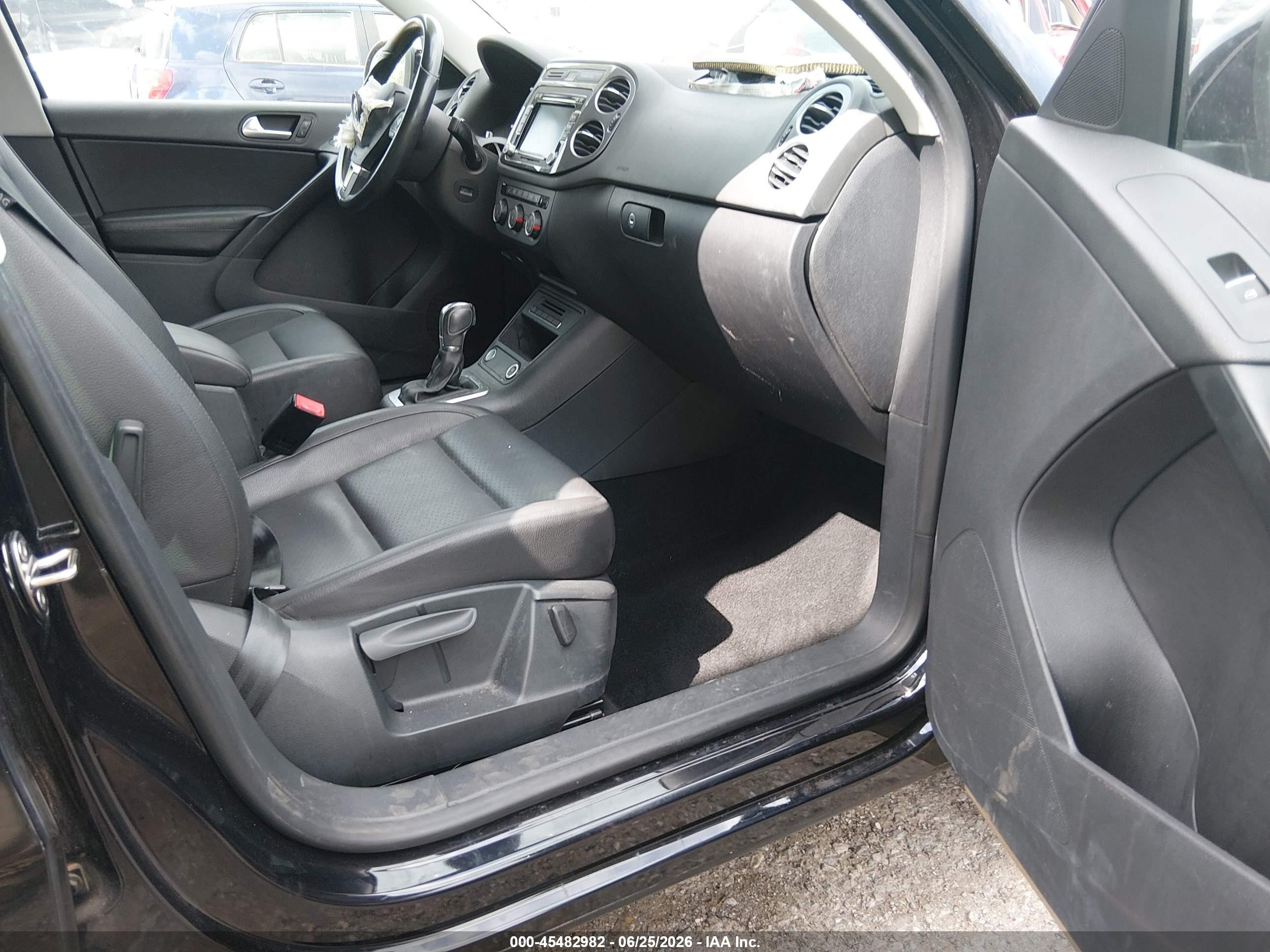 2014 Volkswagen Tiguan Se Black vin: WVGBV3AX7EW511003