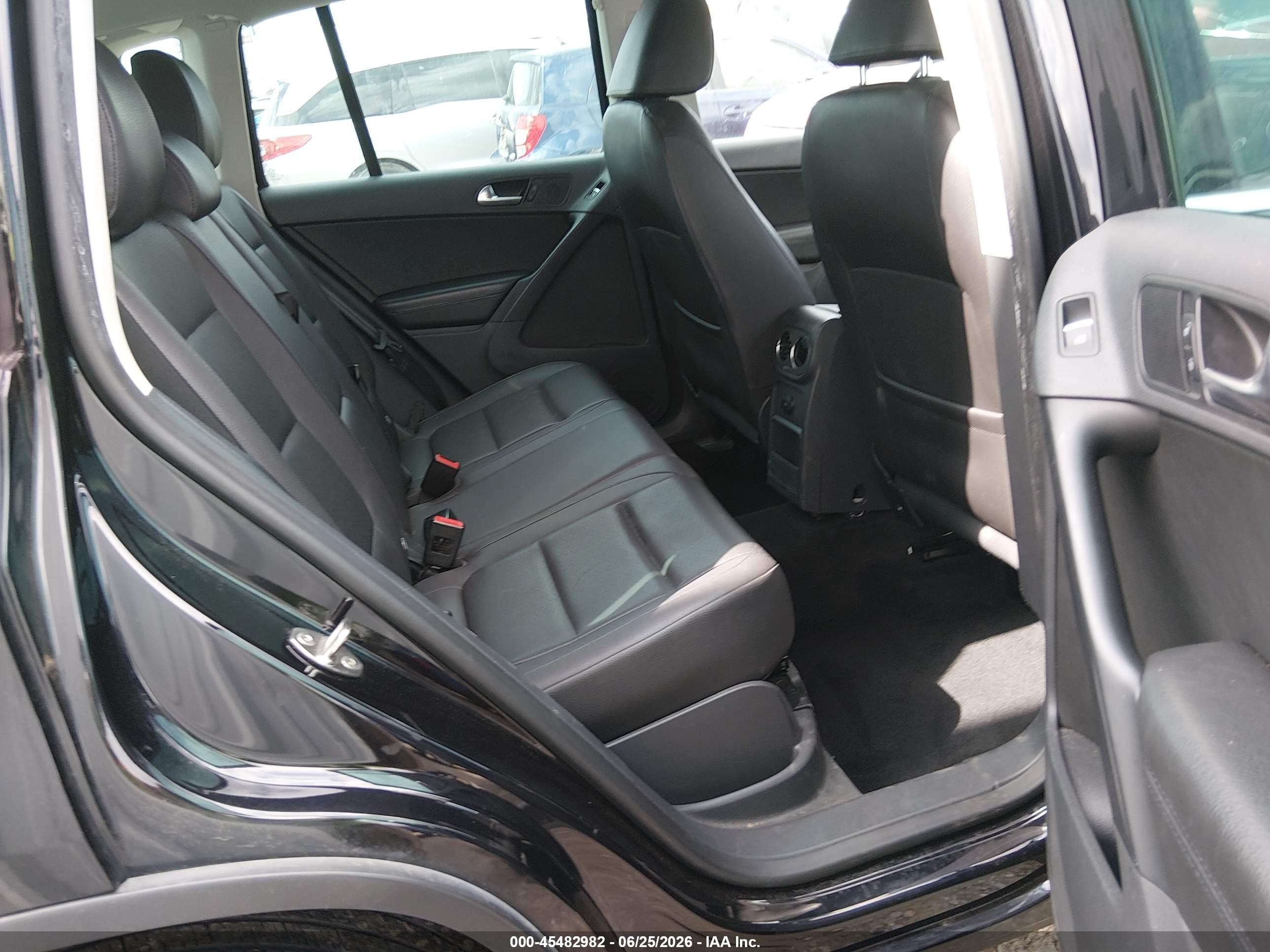 2014 Volkswagen Tiguan Se Black vin: WVGBV3AX7EW511003