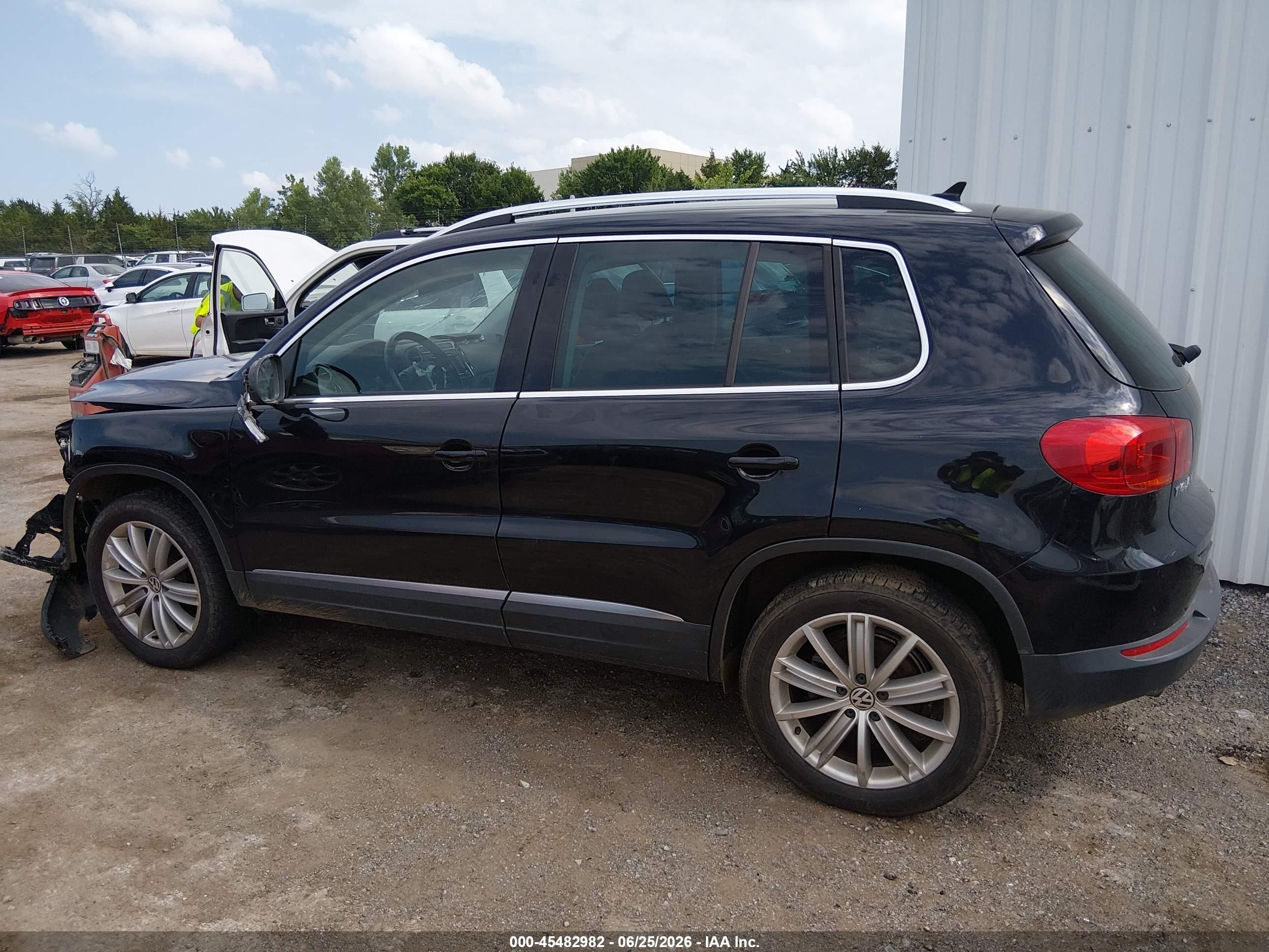 2014 Volkswagen Tiguan Se Black vin: WVGBV3AX7EW511003