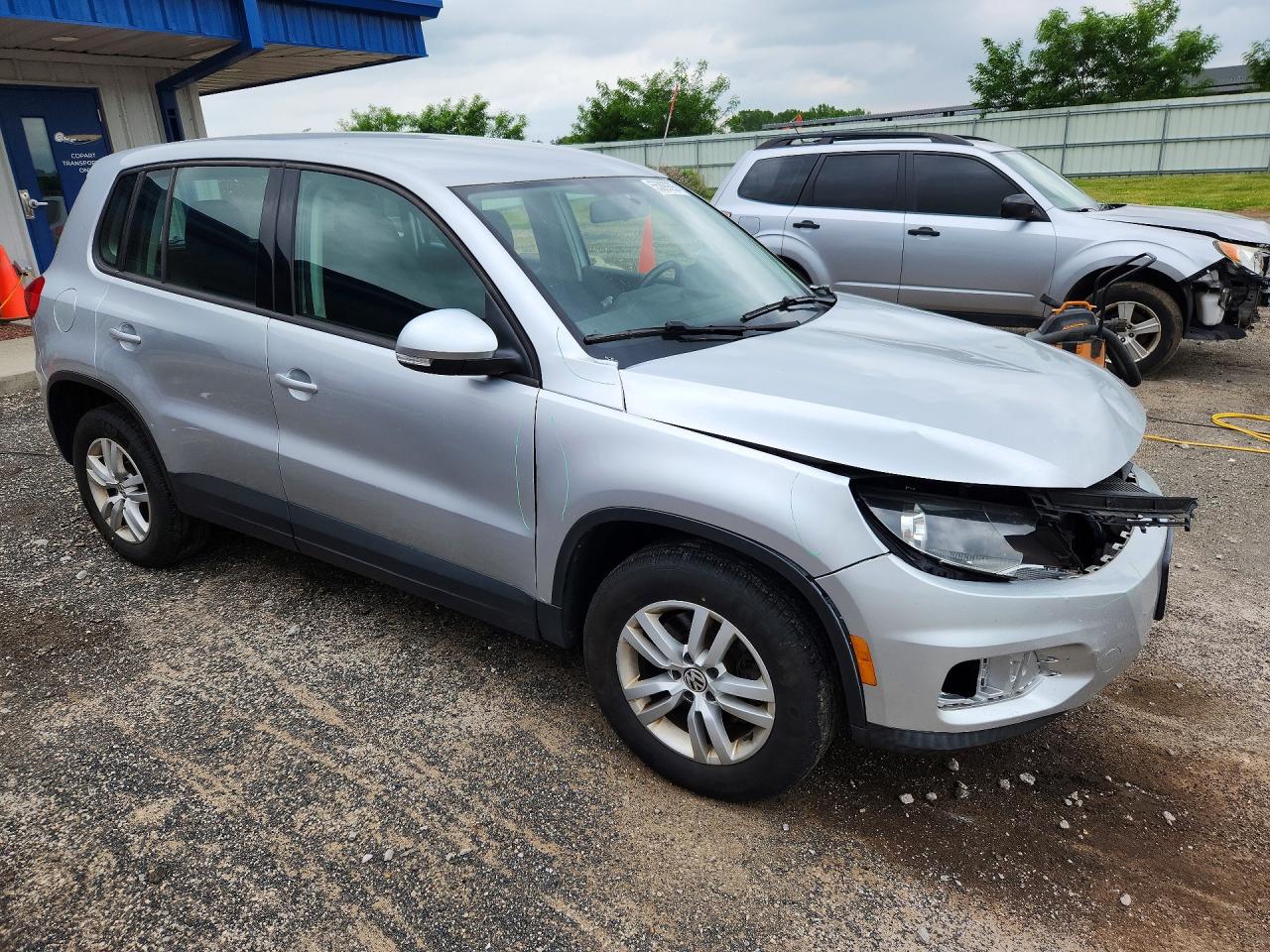 2014 Volkswagen Tiguan S Silver vin: WVGBV3AX7EW534572