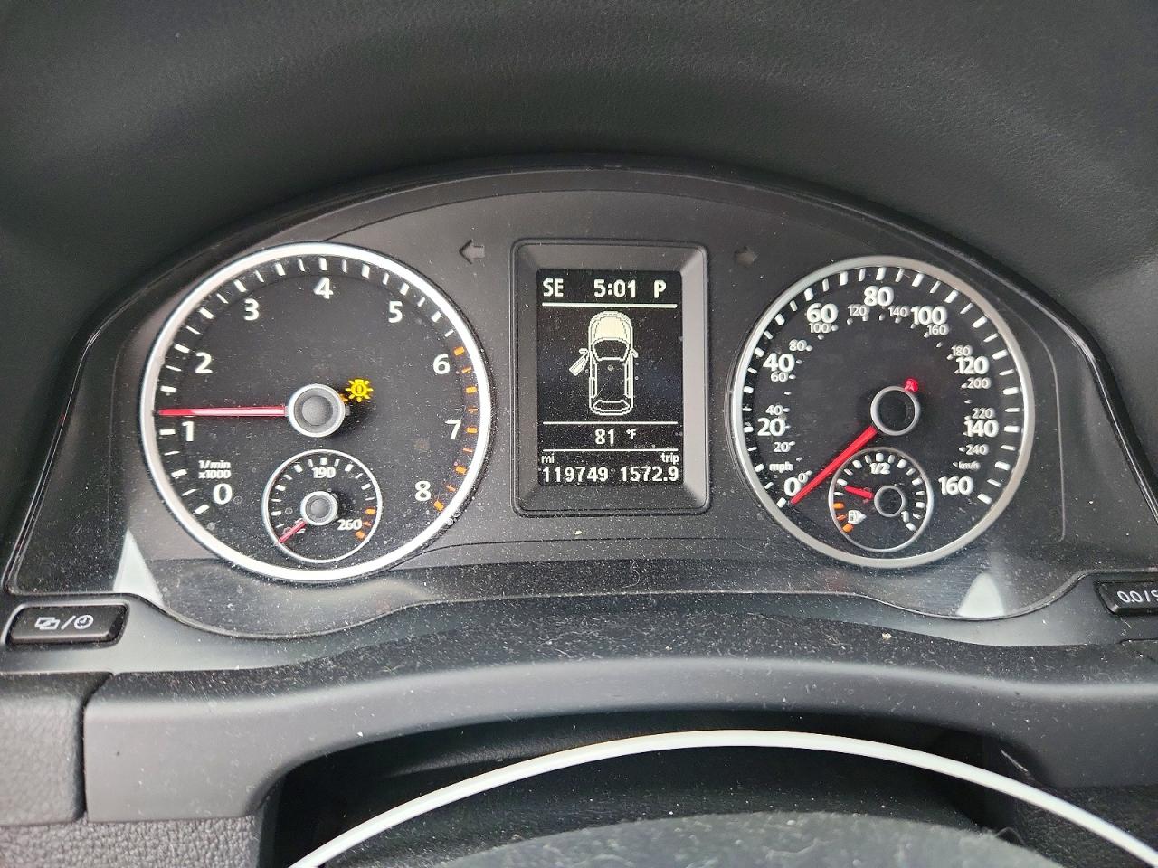 2014 Volkswagen Tiguan S Silver vin: WVGBV3AX7EW534572