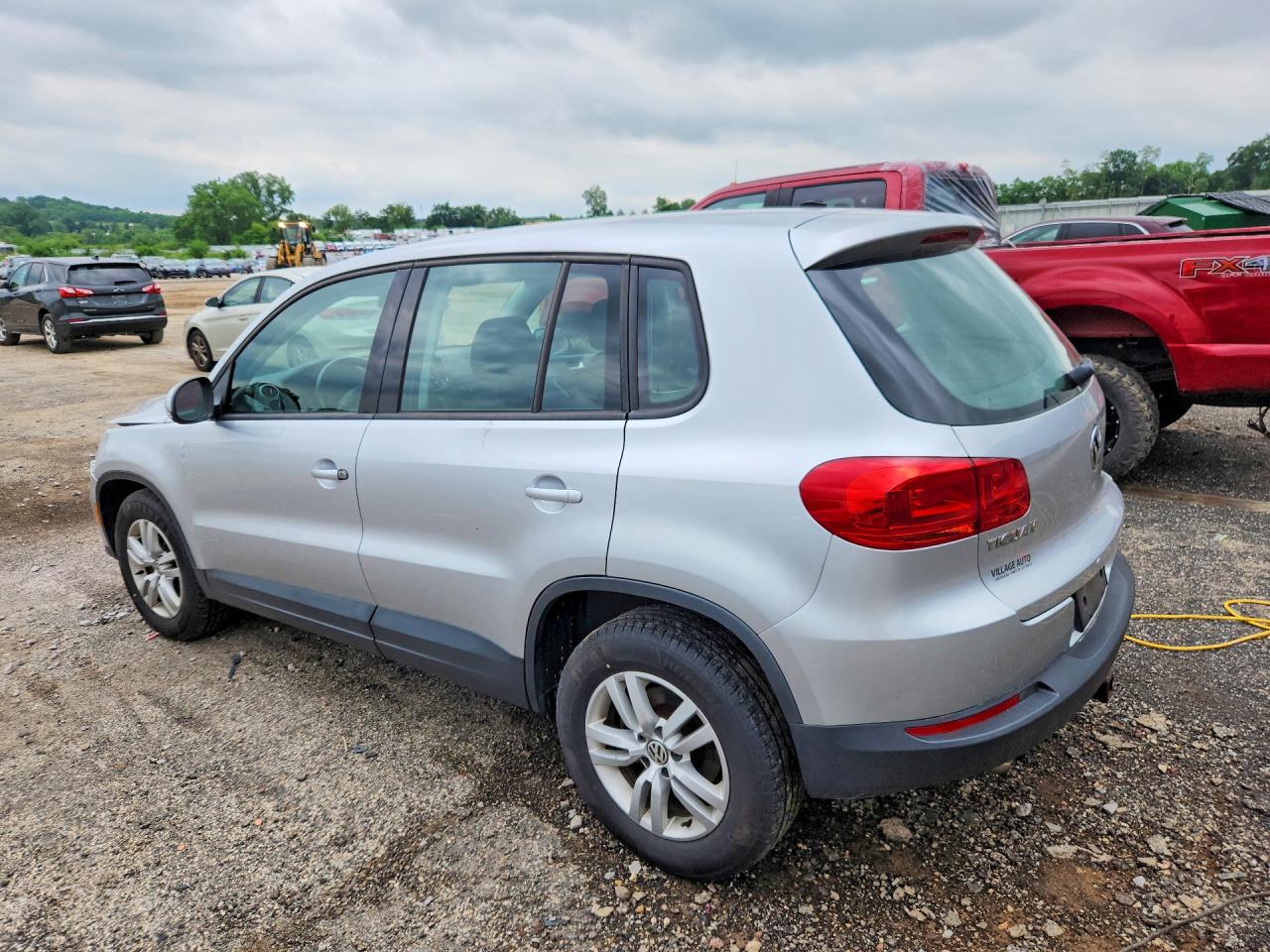 2014 Volkswagen Tiguan S Silver vin: WVGBV3AX7EW534572