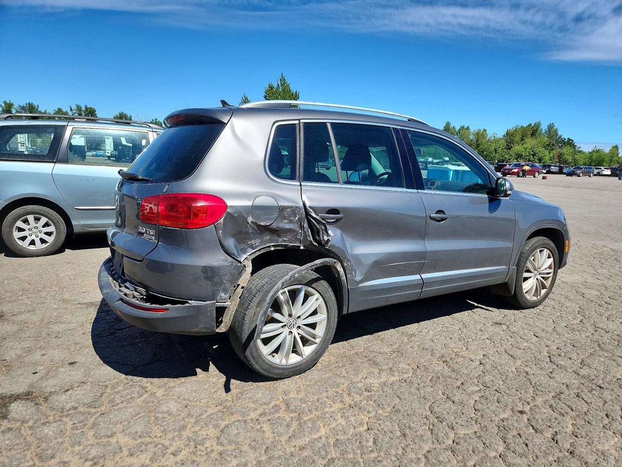 2014 Volkswagen Tiguan S Gray vin: WVGBV3AX7EW559231