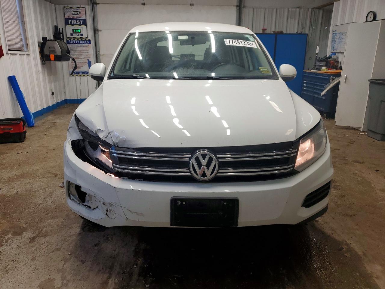 2014 Volkswagen Tiguan S White vin: WVGBV3AX7EW589930