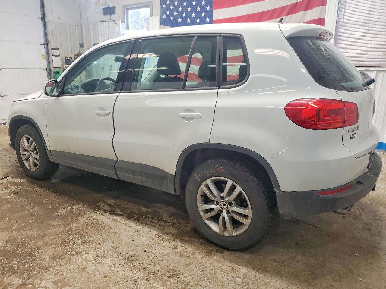 2014 Volkswagen Tiguan S White vin: WVGBV3AX7EW589930