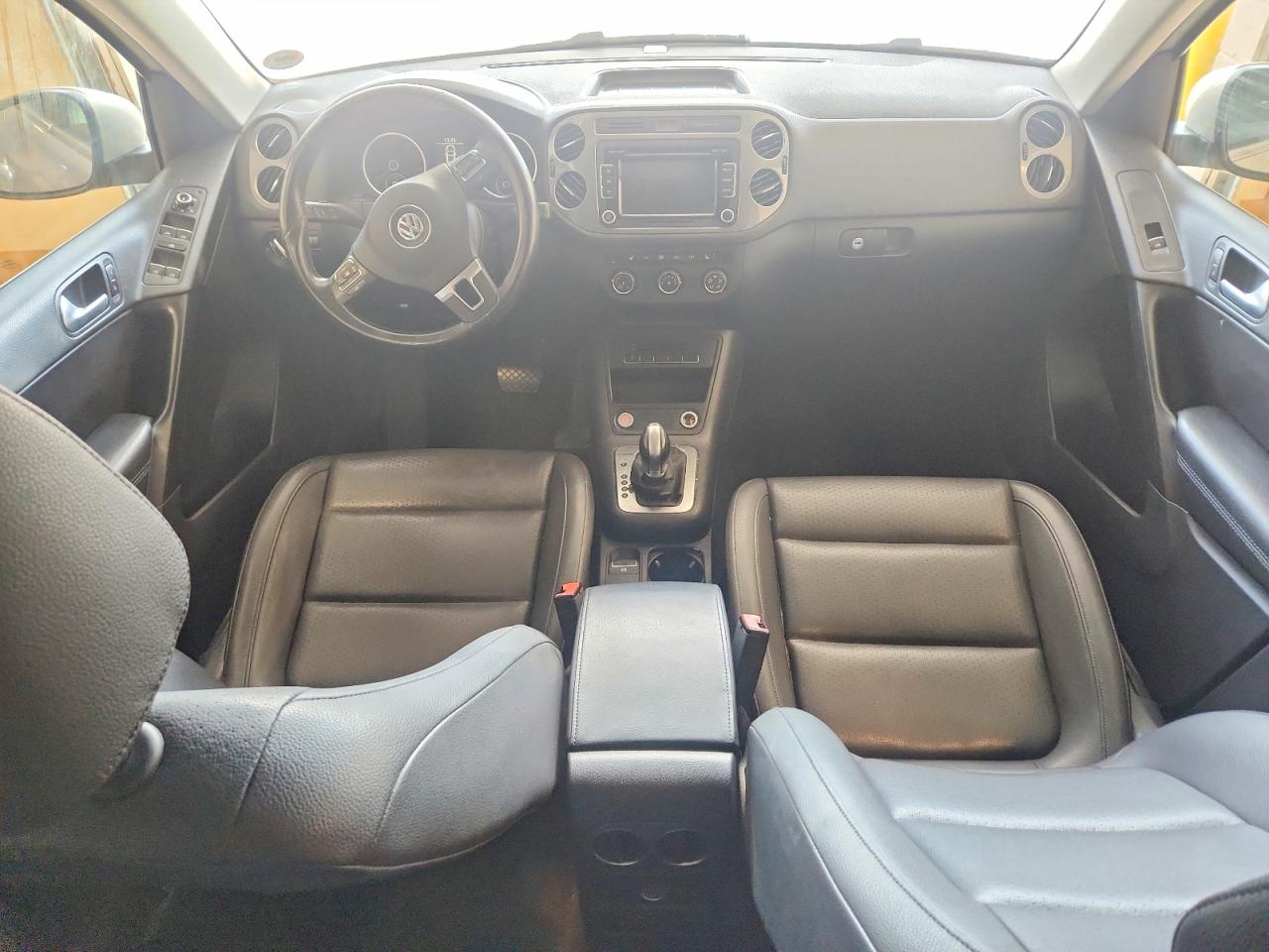2014 Volkswagen Tiguan S Серебряный vin: WVGBV3AX7EW619279