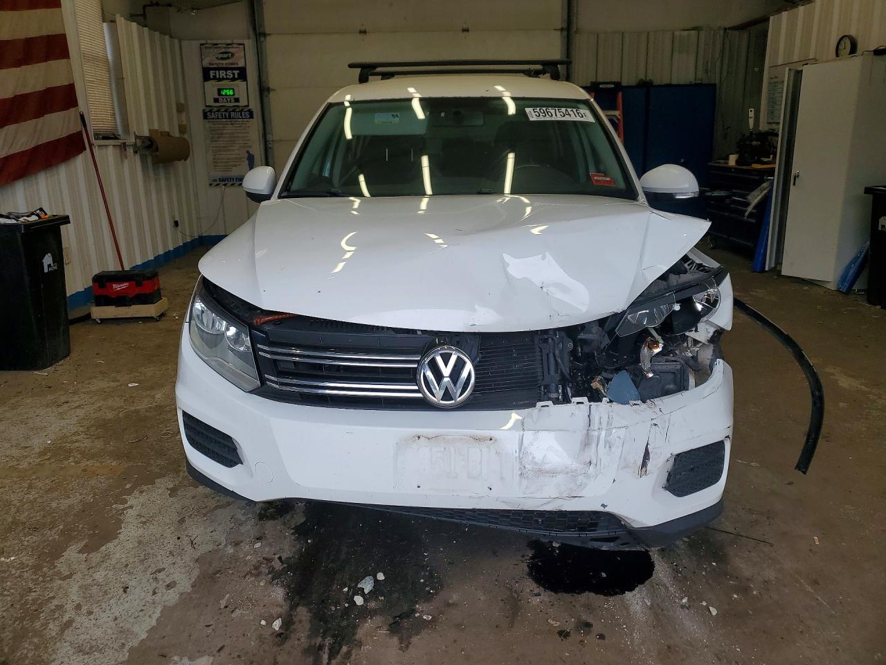 2013 Volkswagen Tiguan S White vin: WVGBV3AX8DW575274